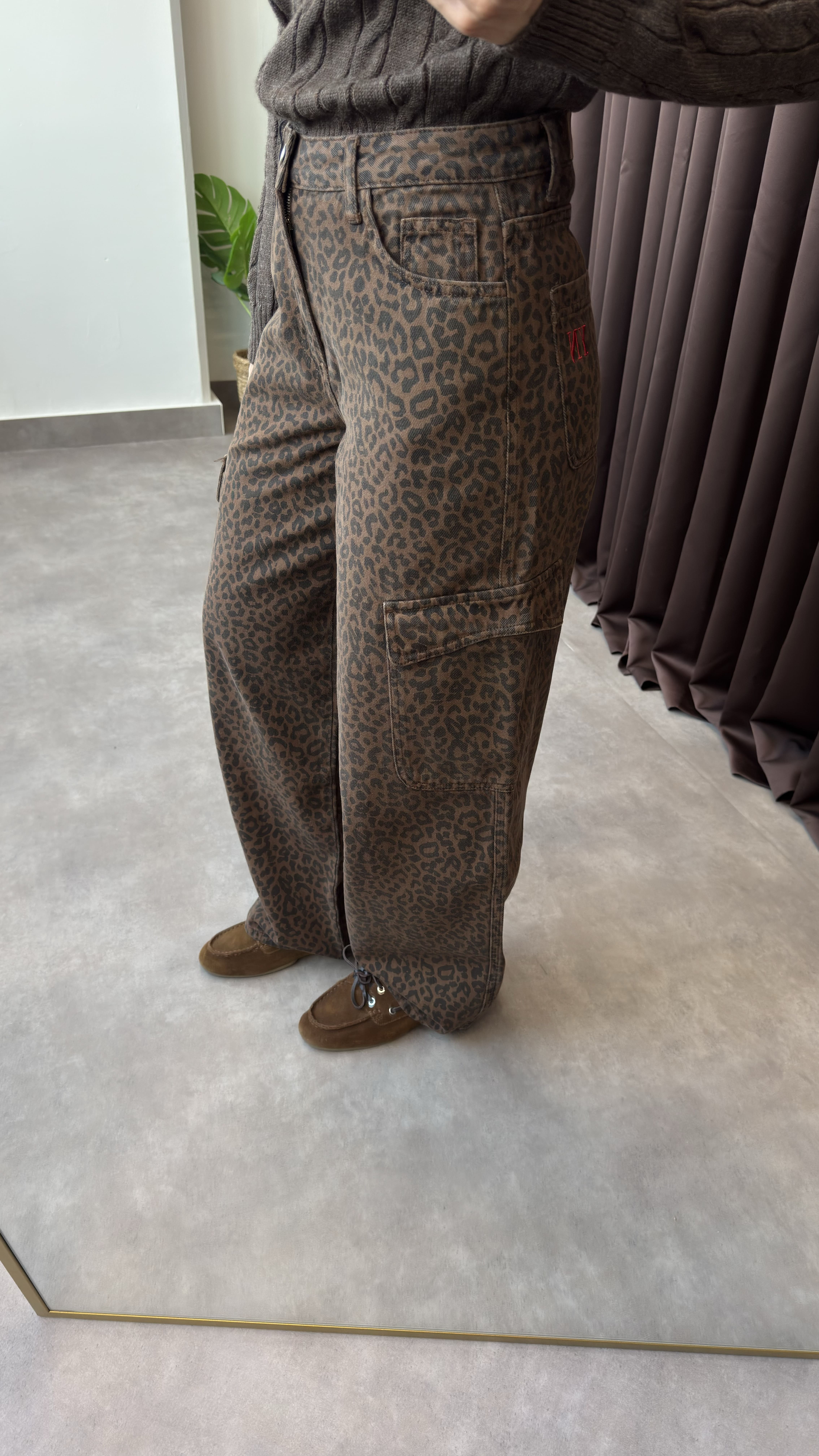 Yüksek Bel Leopar Desenli Bol Kesim Kahve Kargo Cepli Jean