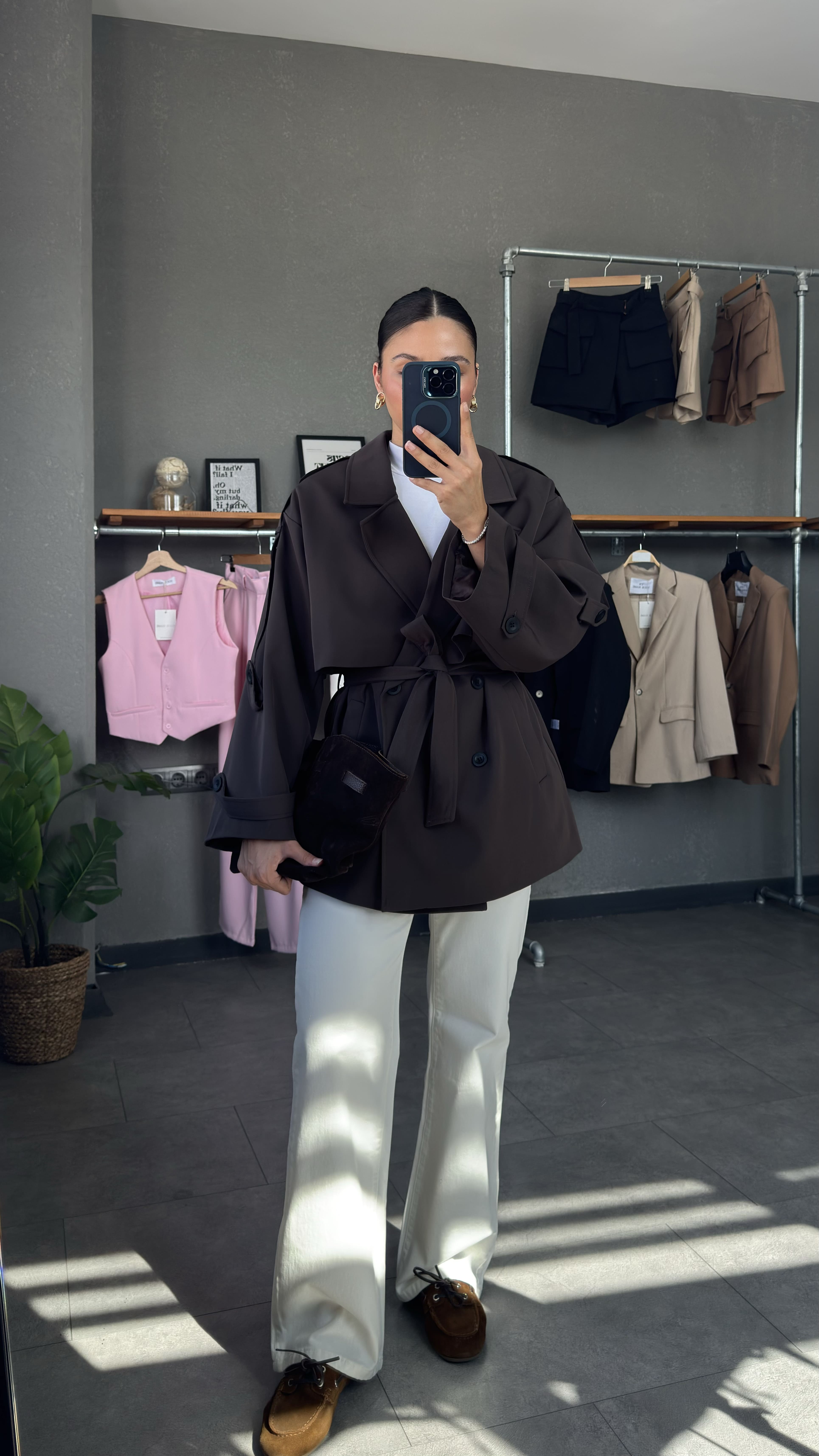 Oversize Kuşaklı Kısa Trençkot