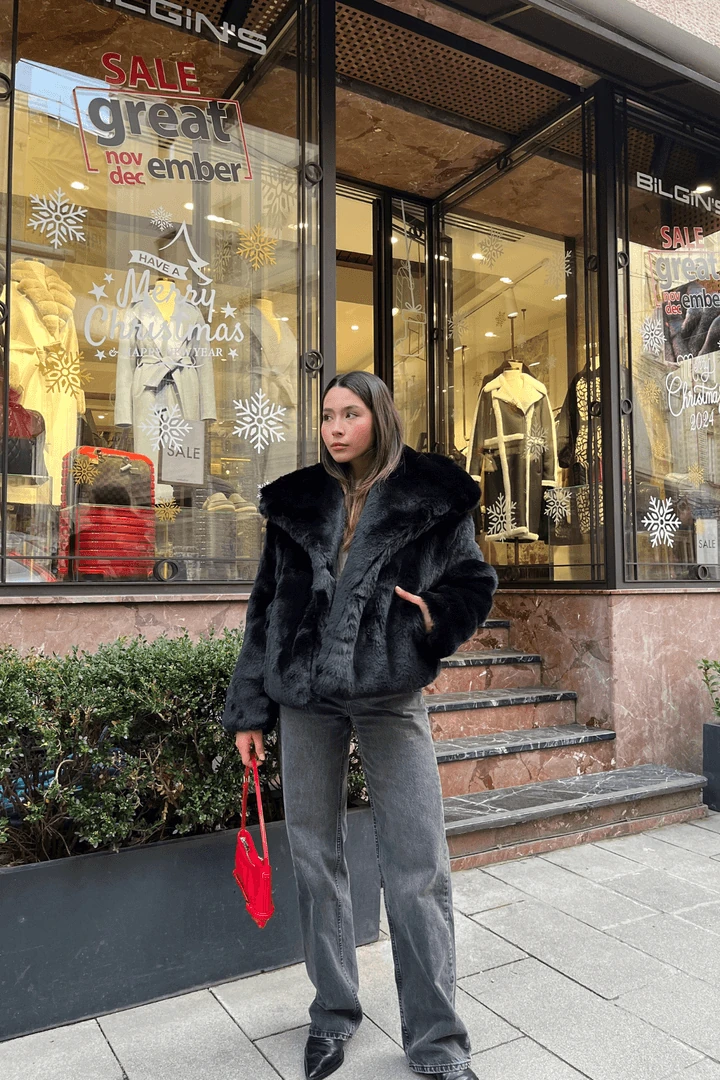 İçi Astarlı Siyah Kadın Kürk