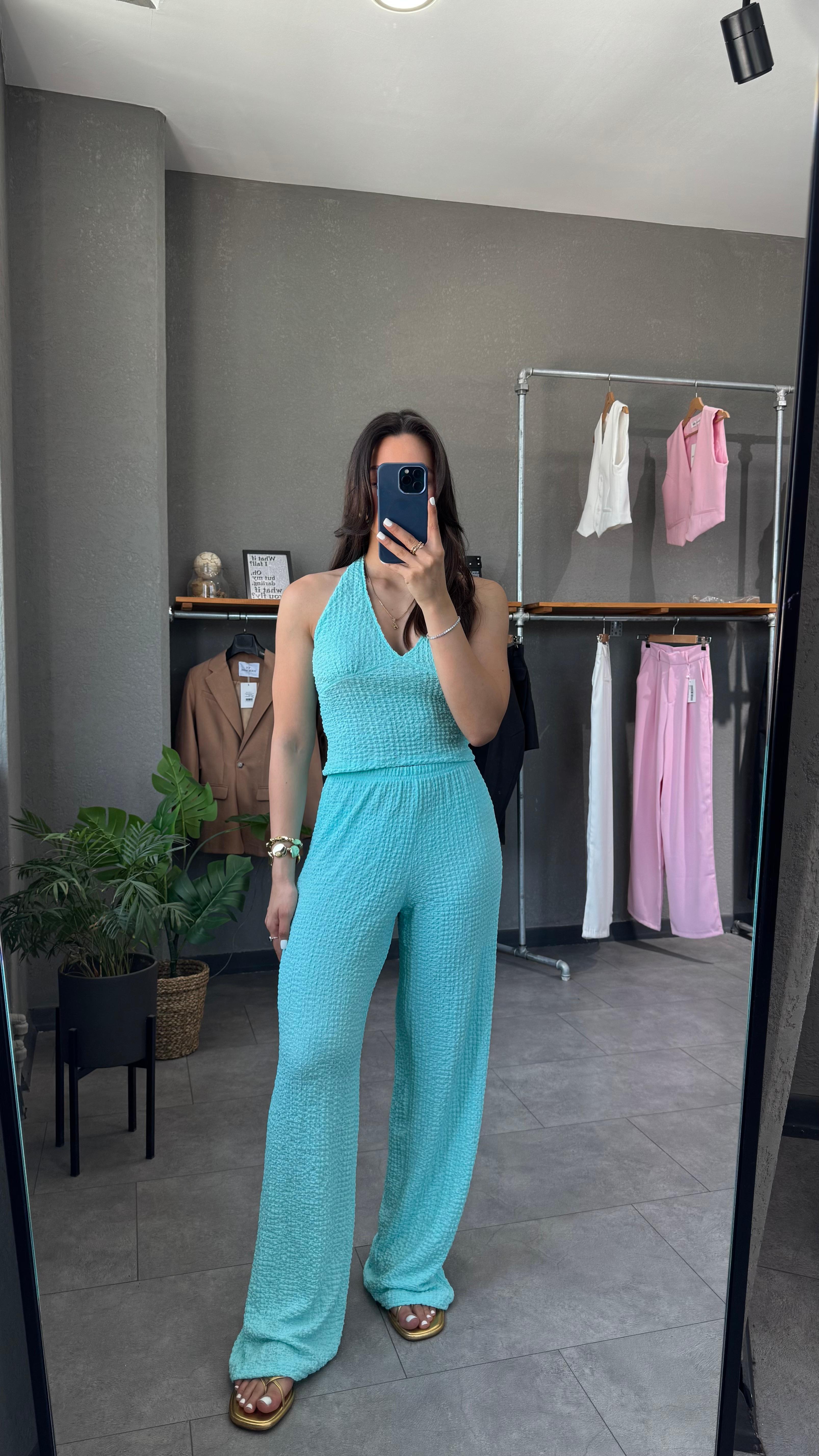 Halter Yaka Dökümlü Büstiyer Pantolon Takım