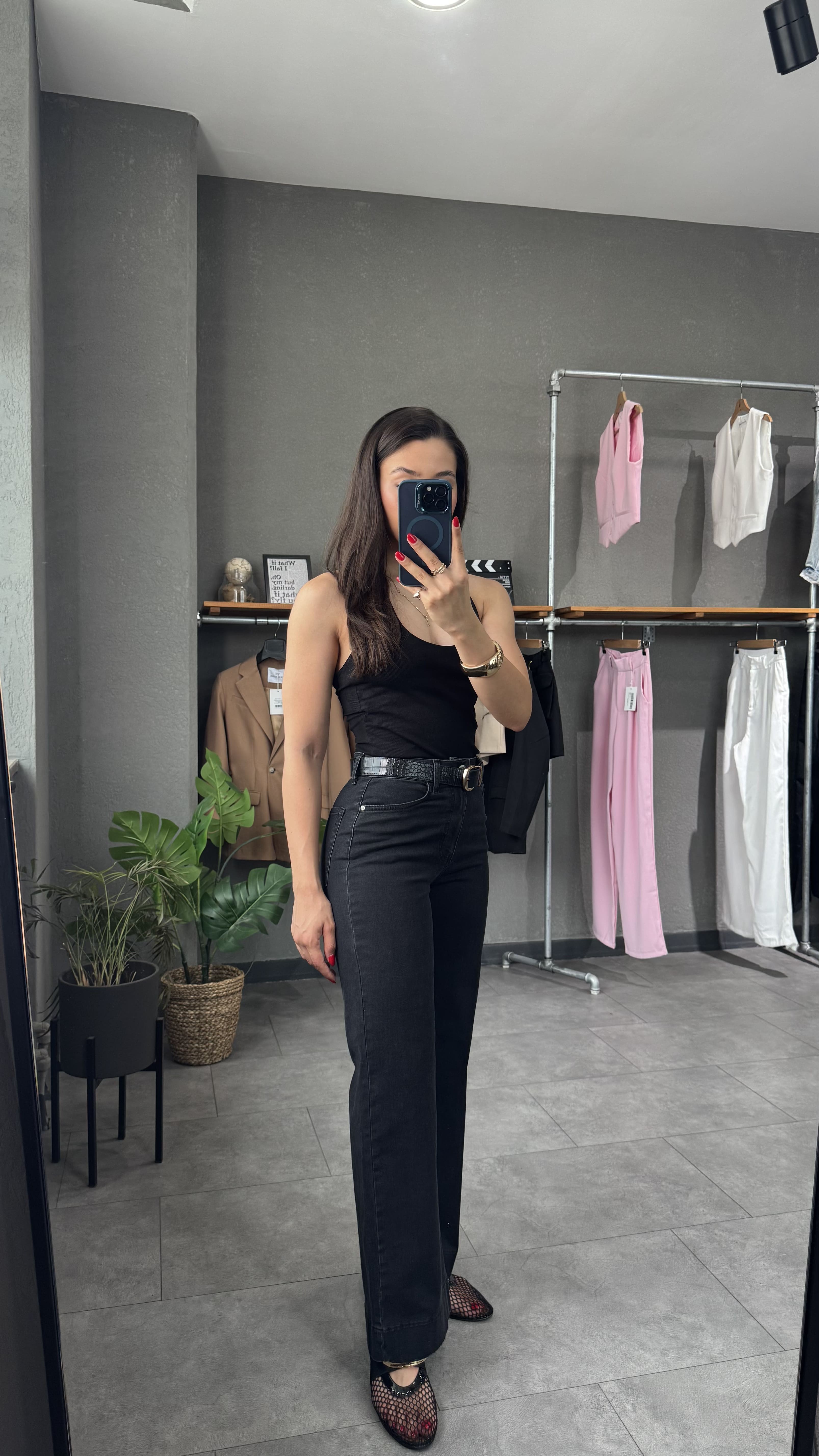 Yüksek Bel Bilek Boy Paça Detaylı Jean