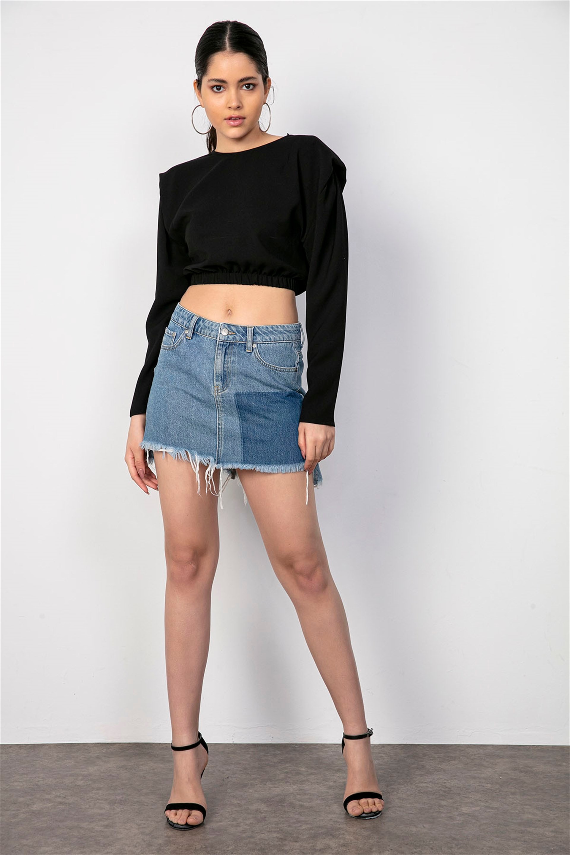 Siyah Crop Vatkalı Bluz