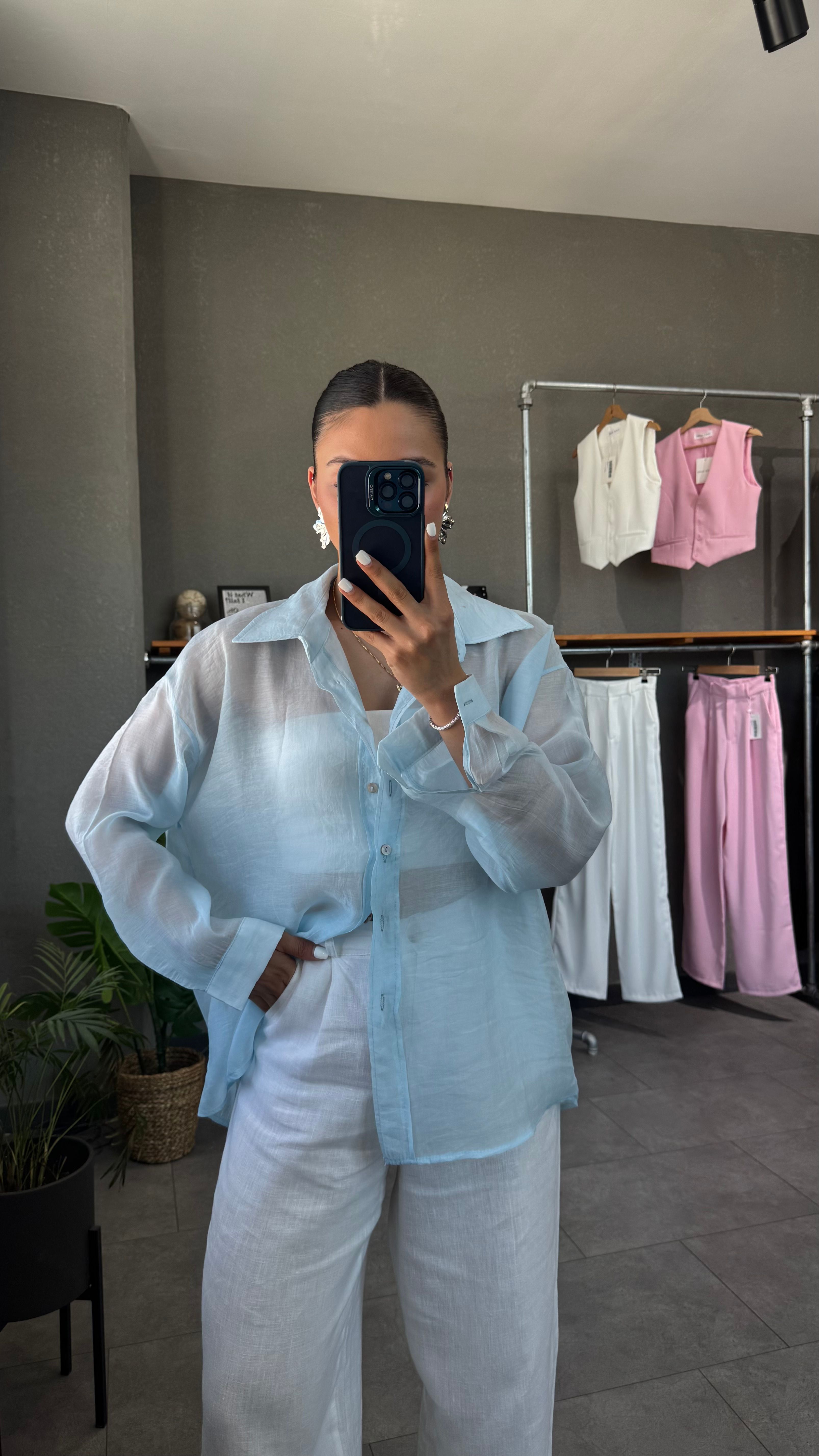 Oversize İpeksi Transparan Gömlek