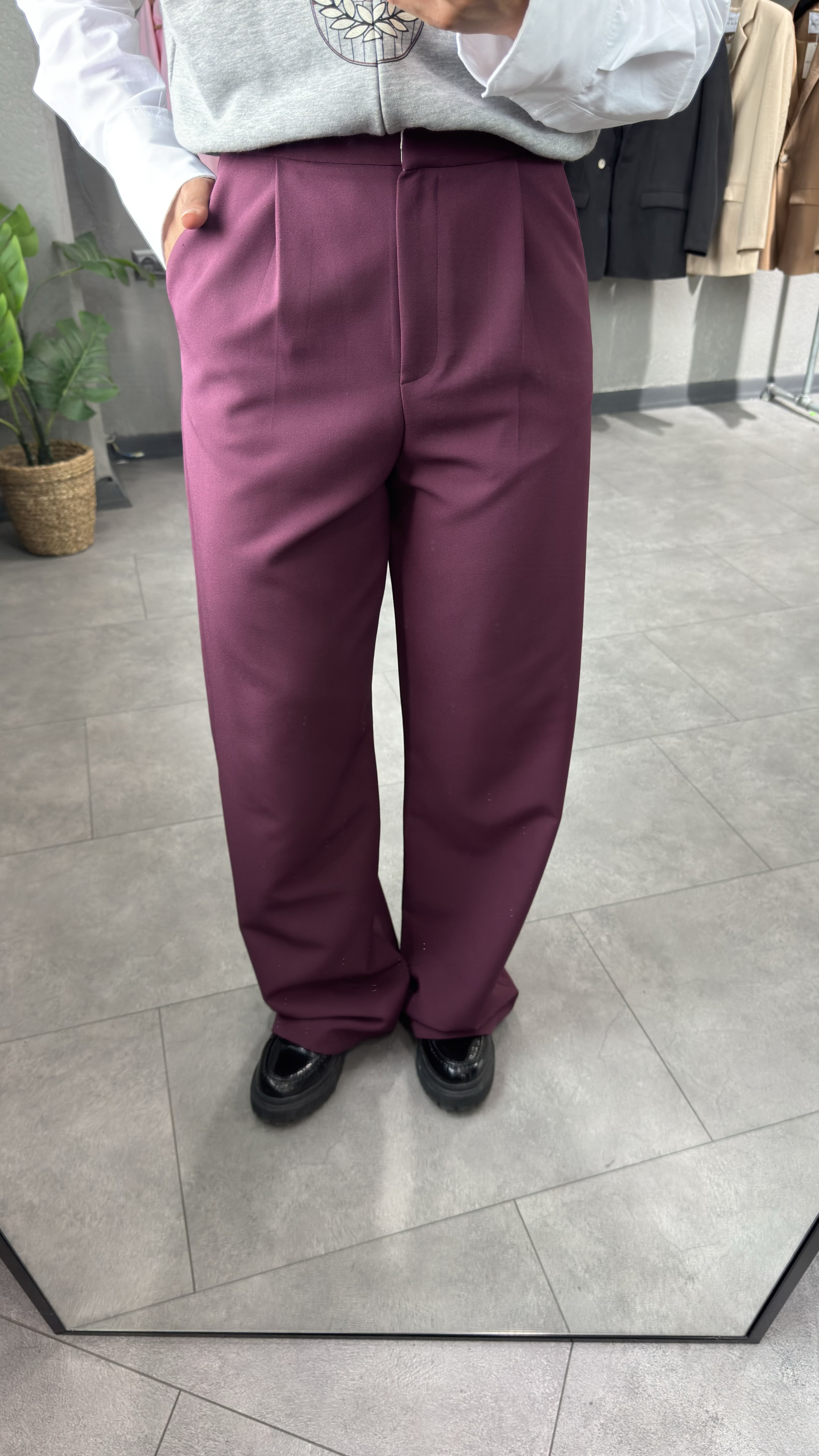 Yüksek Bel Pileli Düz Kesim Pantolon