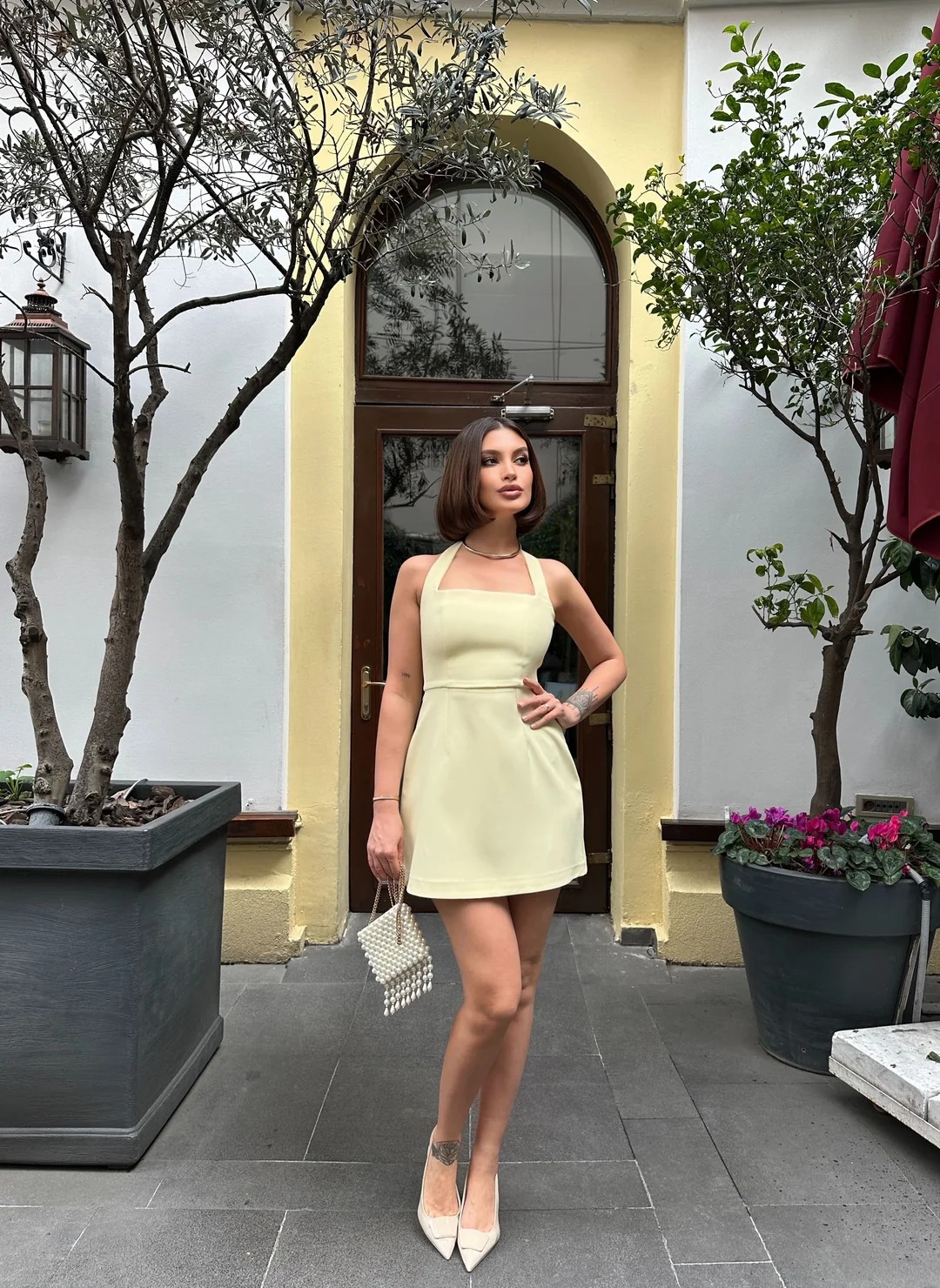 Boyundan Askılı Sarı Mini Elbise