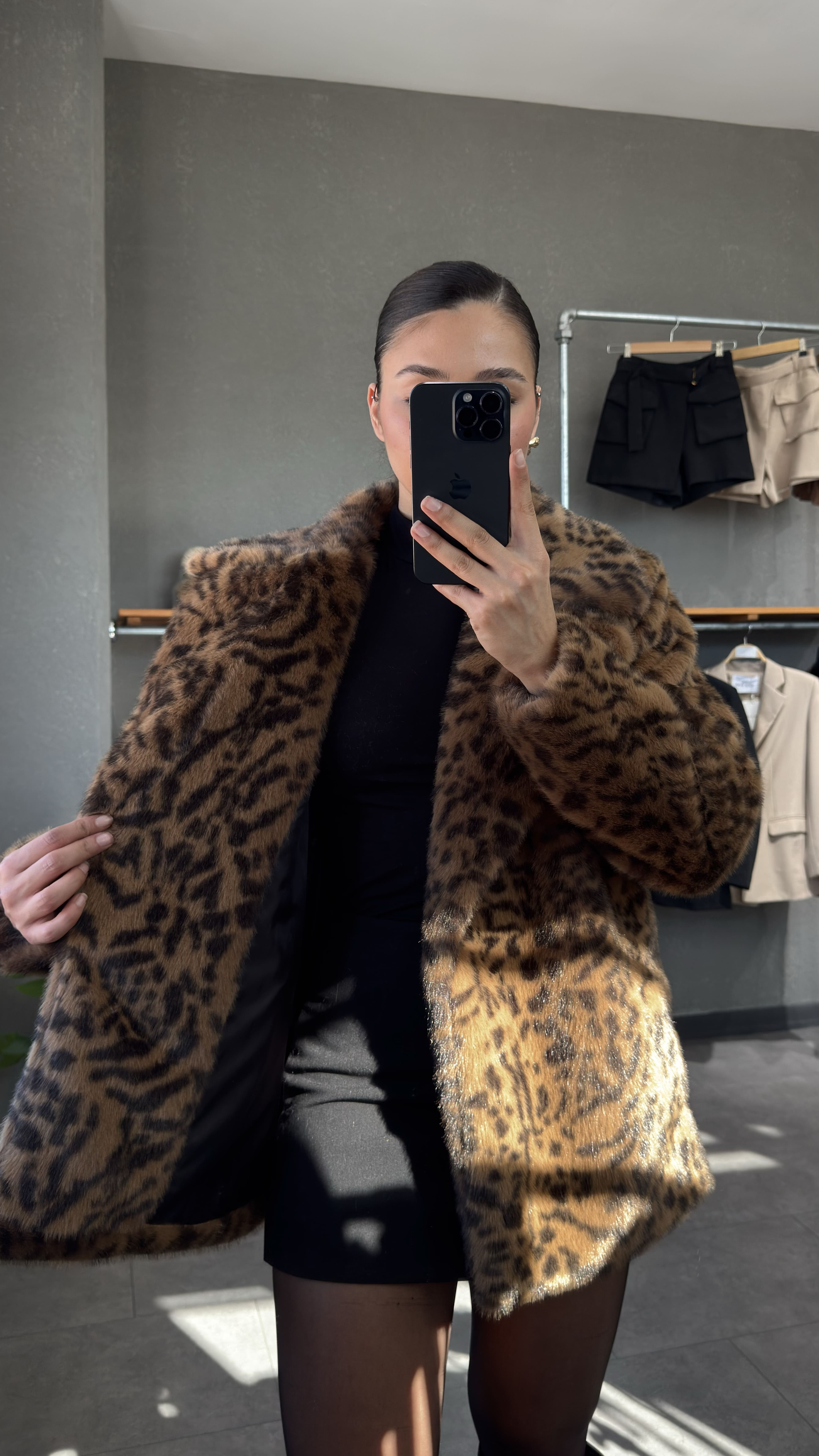 Kruvaze Yaka Leopar Desenli Kürk