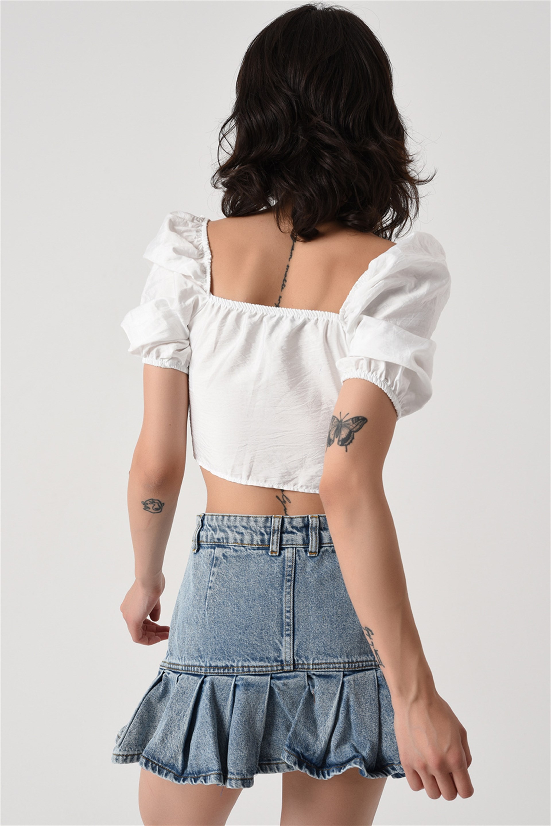 Kadın Beyaz Büzgülü Crop Bluz