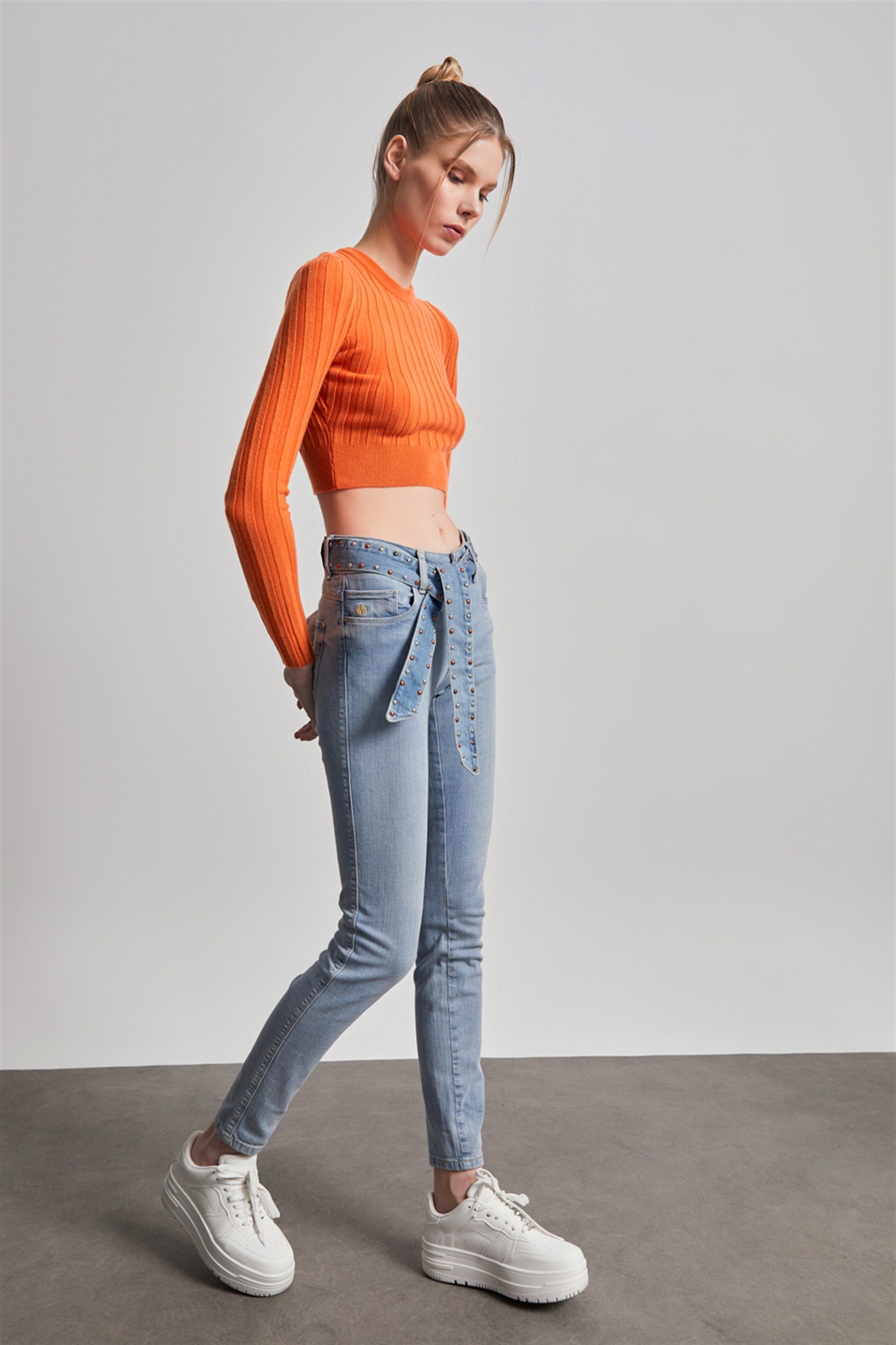 Kadın Buz Mavi Orta Bel Beli Taşlı Kemerli Skinny Jean
