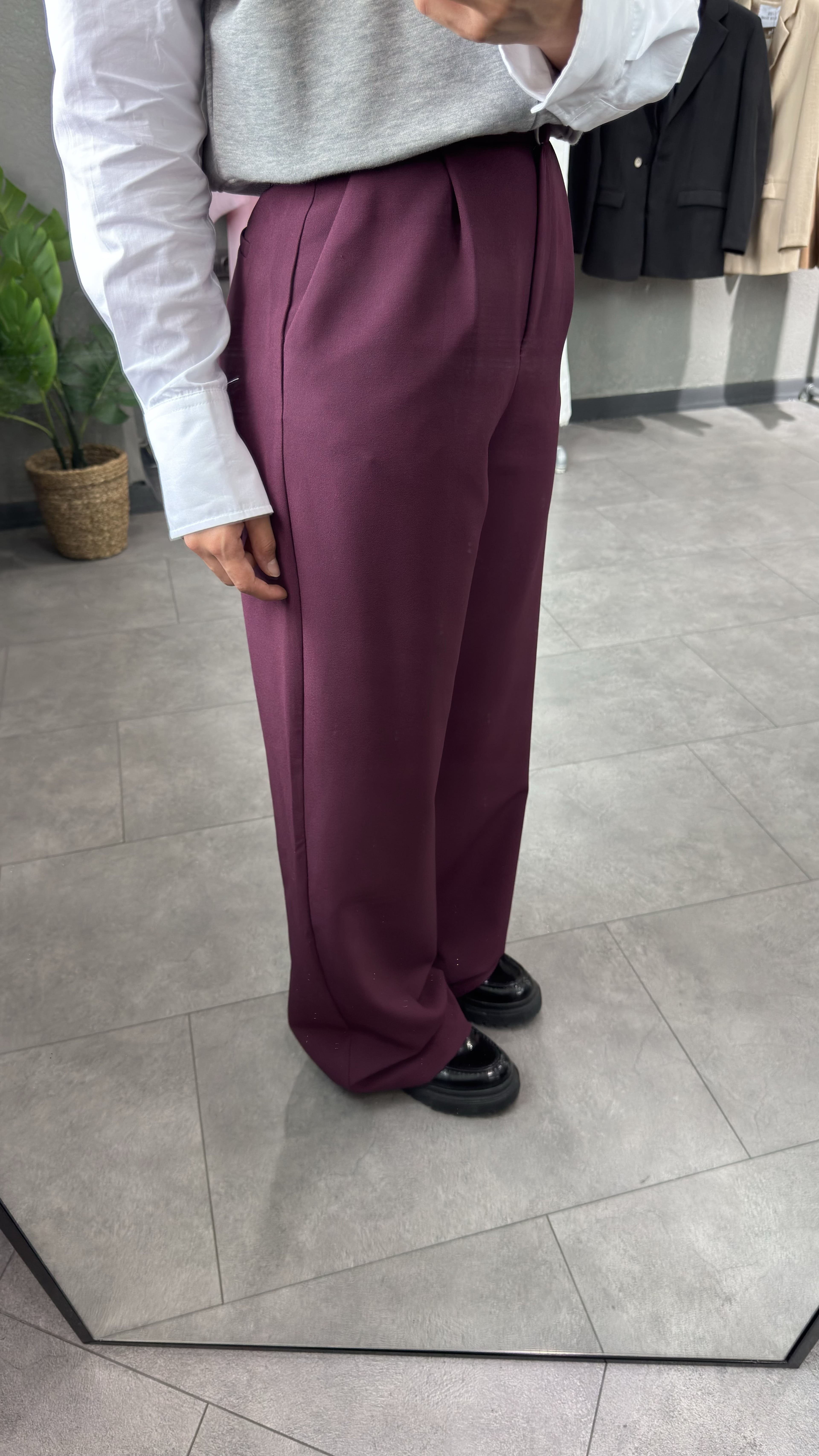 Yüksek Bel Pileli Düz Kesim Pantolon