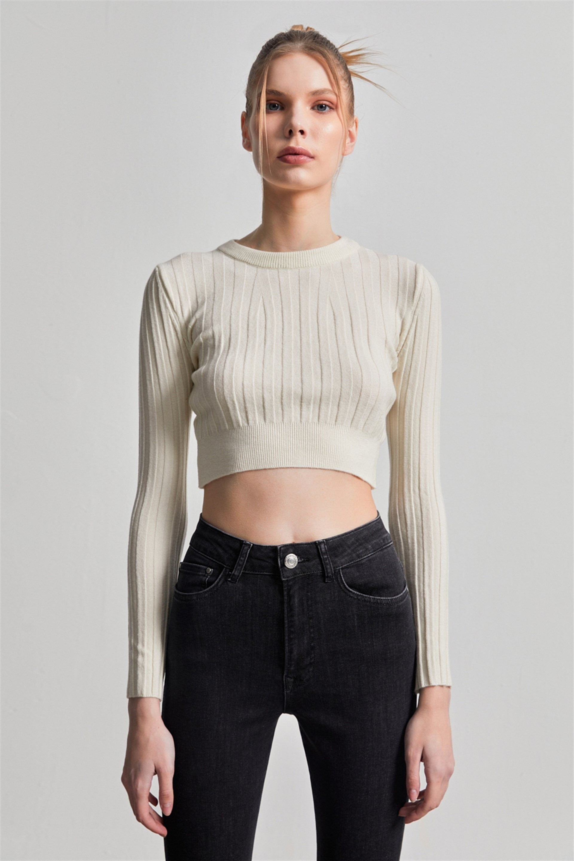 Dokulu Krem Triko Crop Kazak