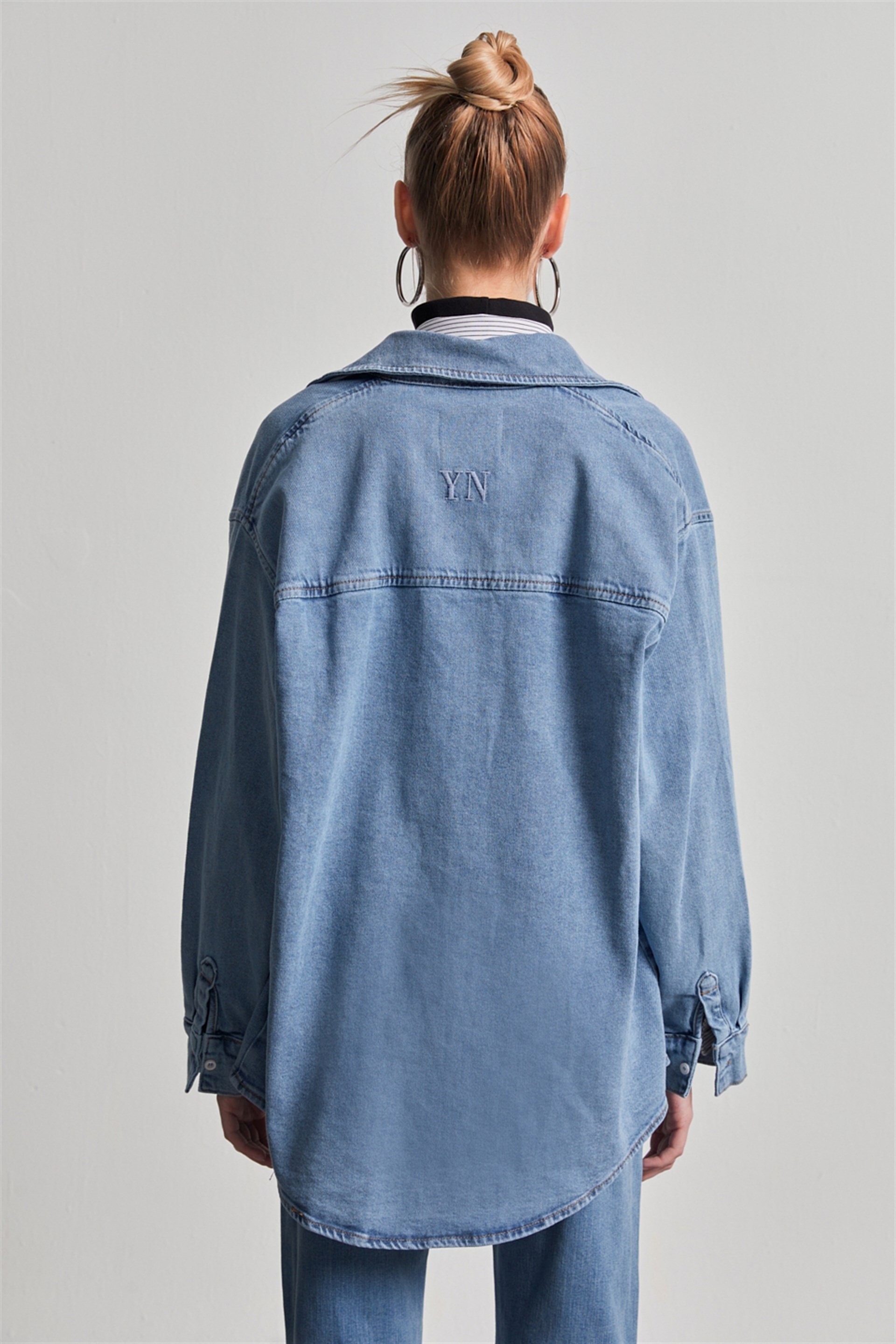 Kadın Mavi Oversize Uzun Kol Denim Gömlek