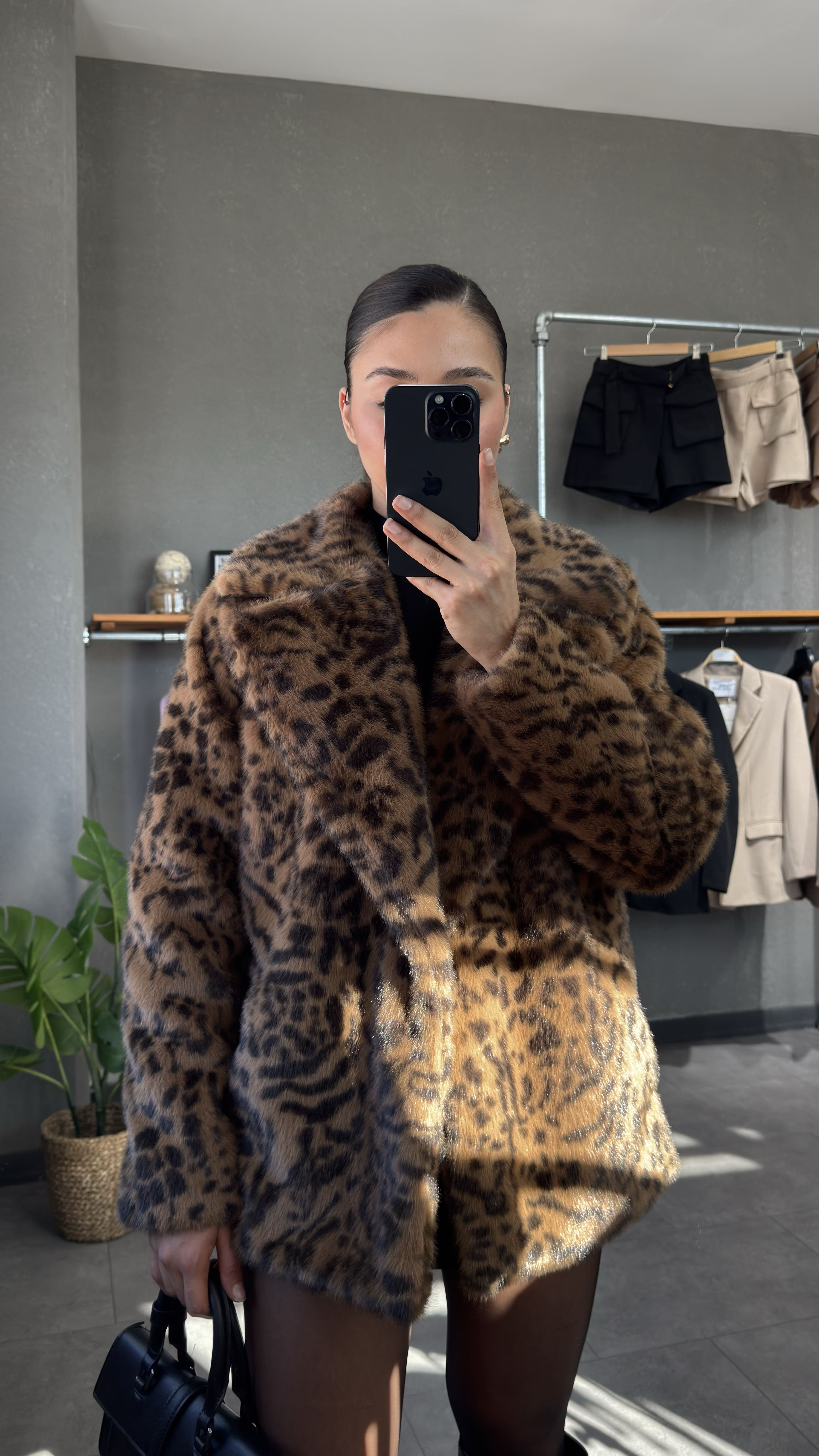 Kruvaze Yaka Leopar Desenli Kürk - Camel