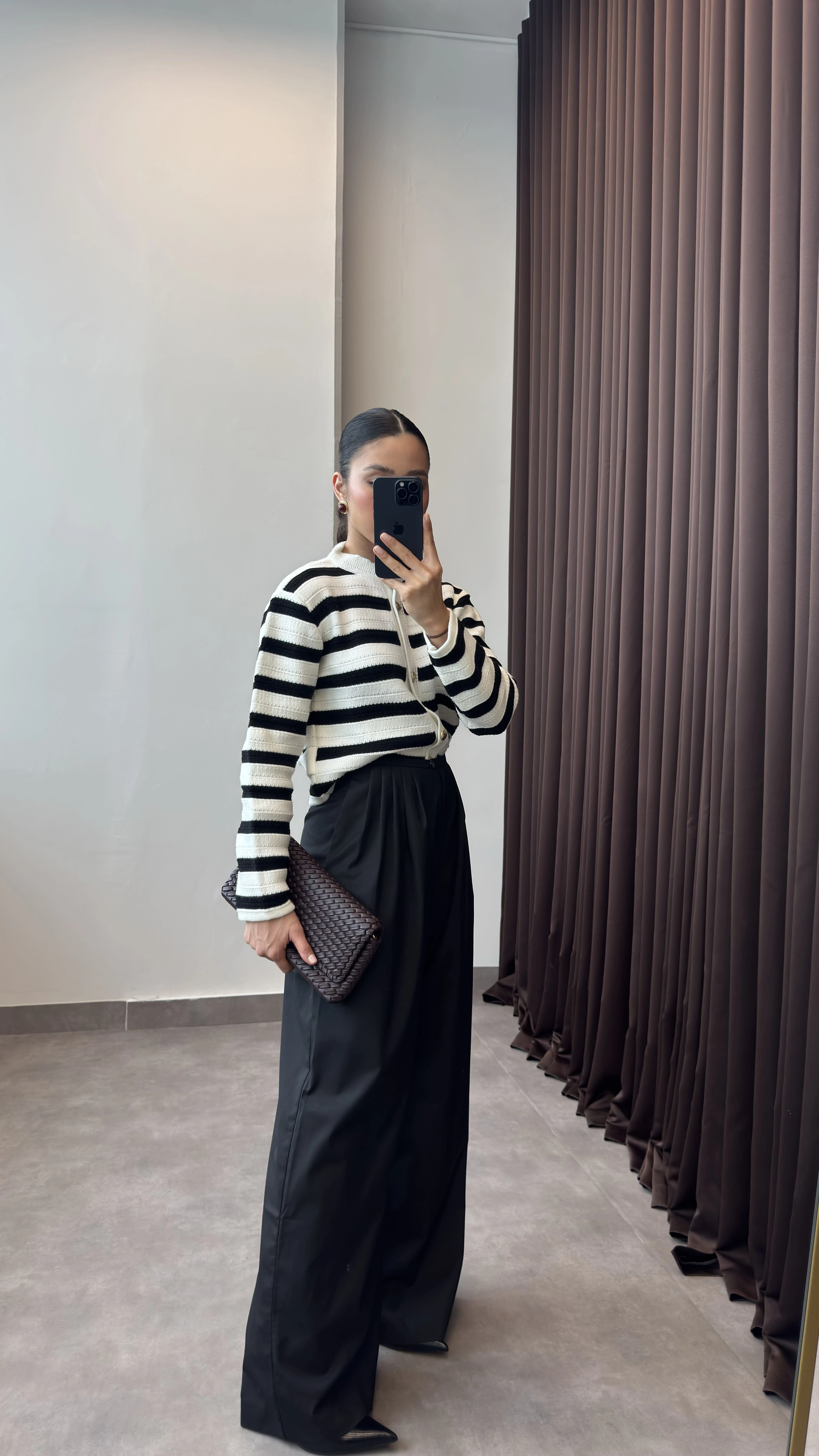 Pile Detaylı Yüksek Bel Bol Kesim Siyah Kadın Pantolon