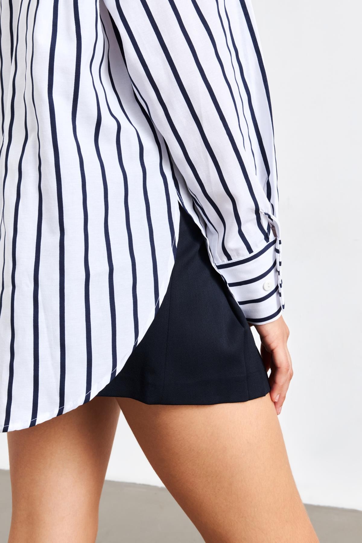 Oversize Lacivert Çizgili Kadın Gömlek