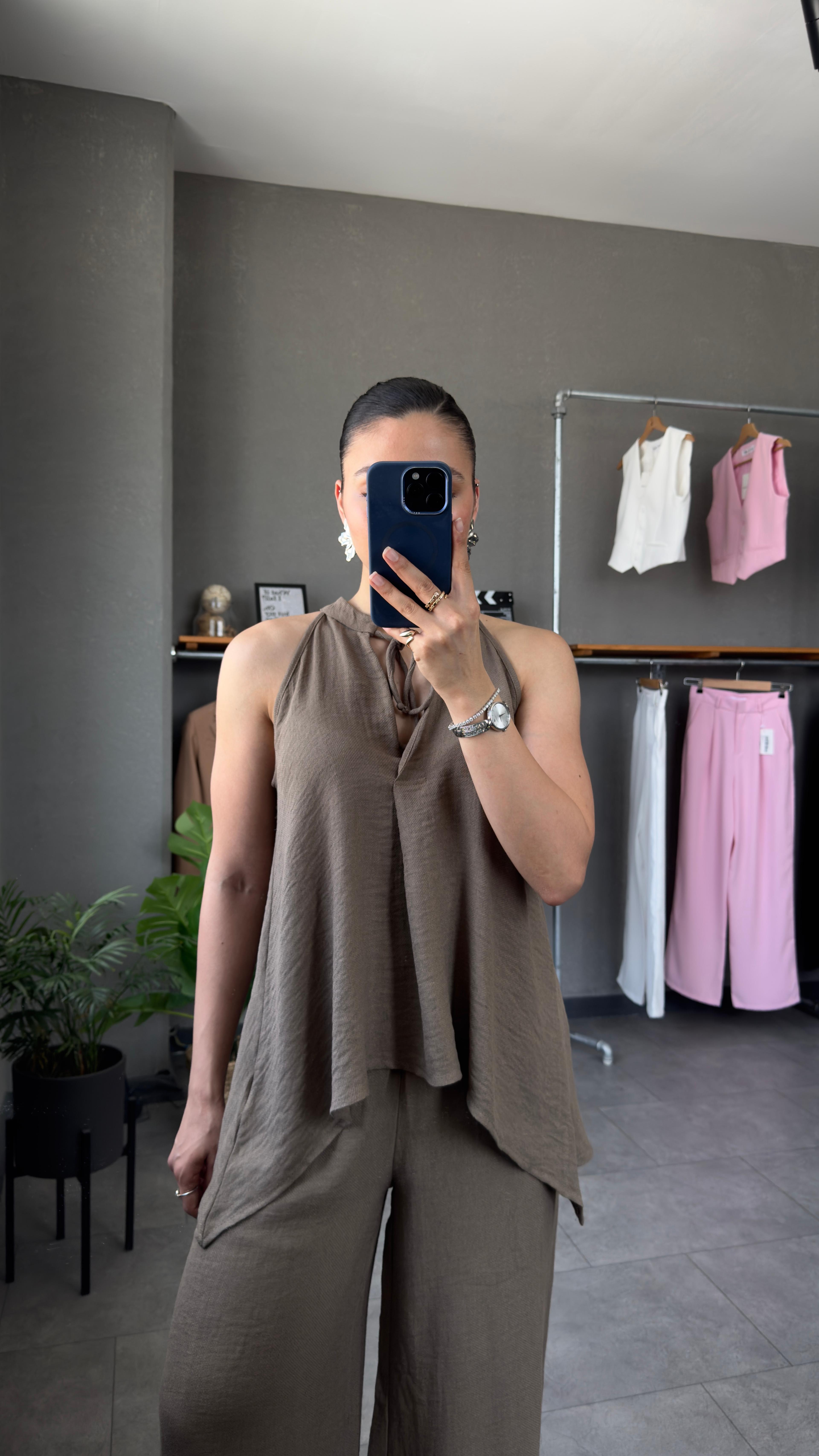 Halter Yaka Sıfır Kol Bol Kesim Bluz Pantolon Takım