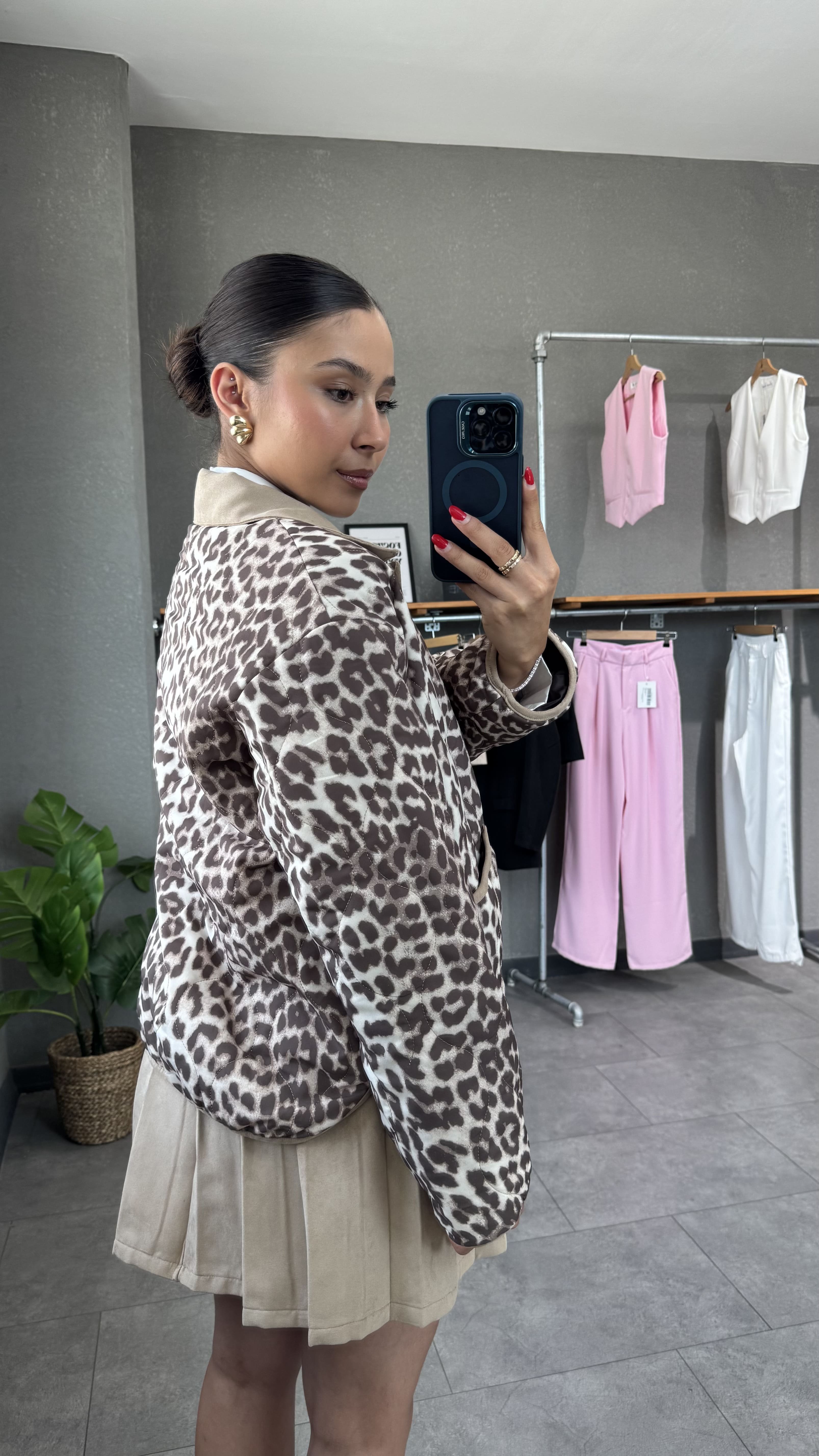 Leopar Desenli Süet Yaka Kapitone Ceket