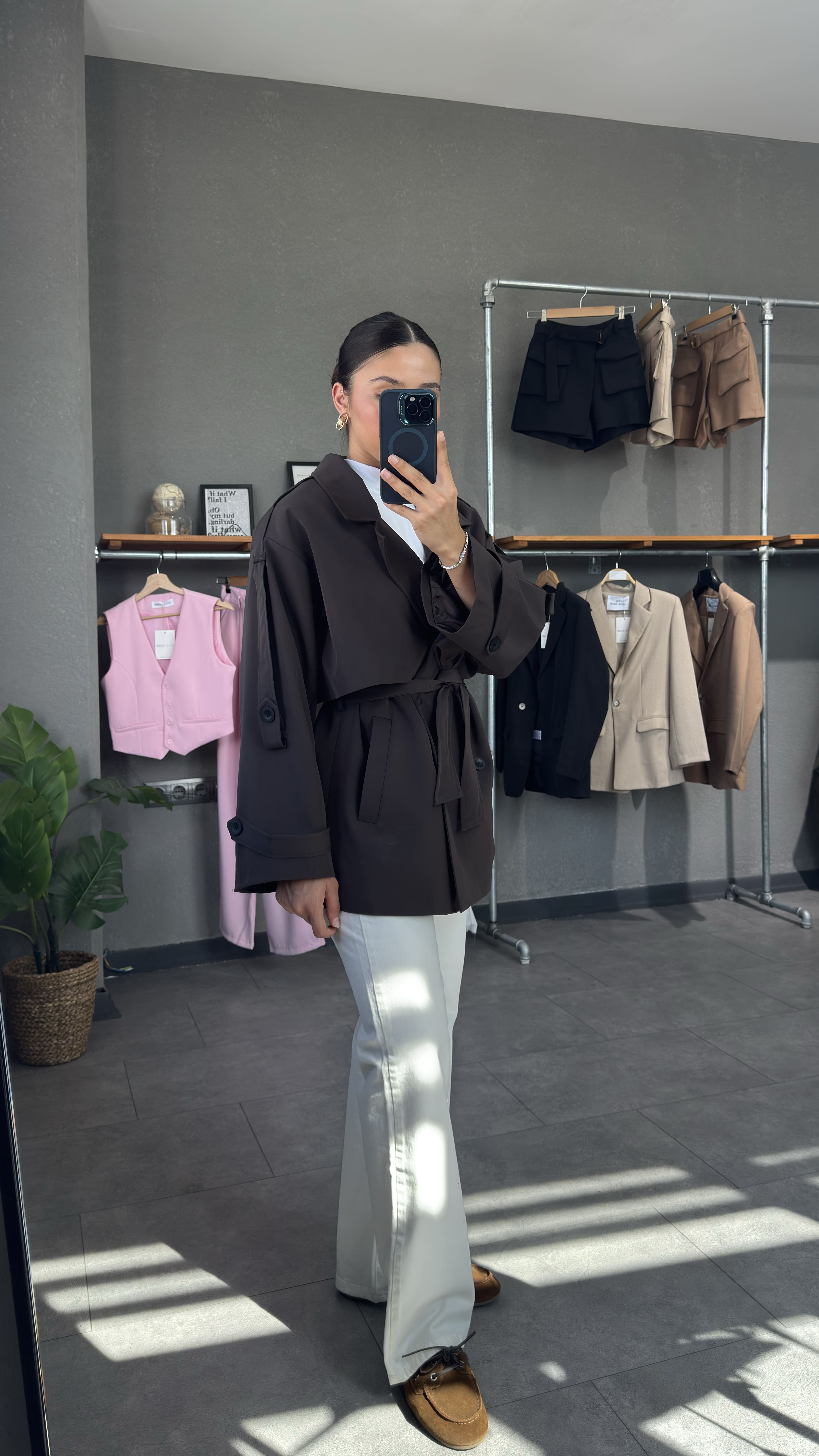 Oversize Kuşaklı Kısa Trençkot