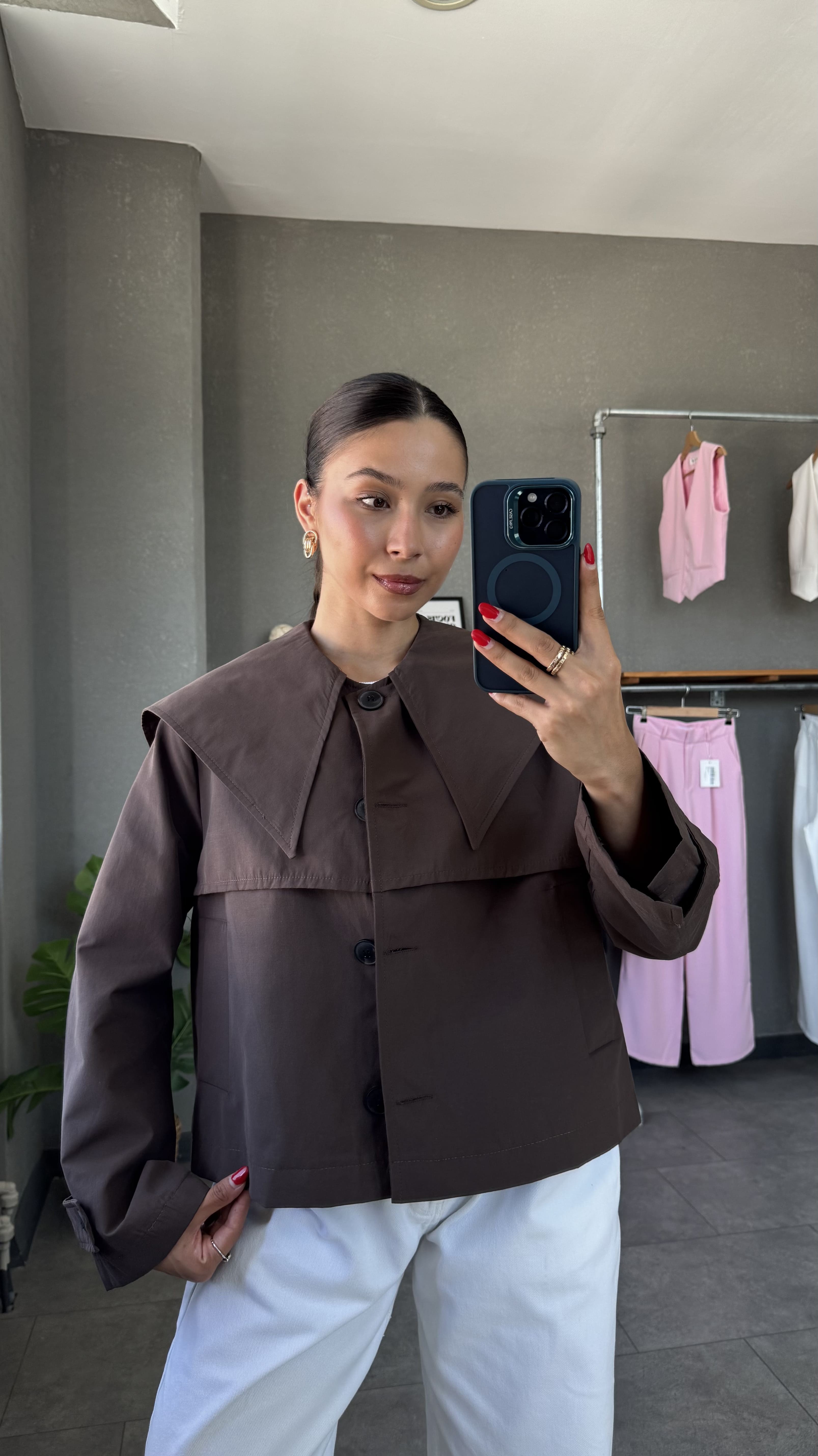 Geniş Yakalı Crop Trençkot