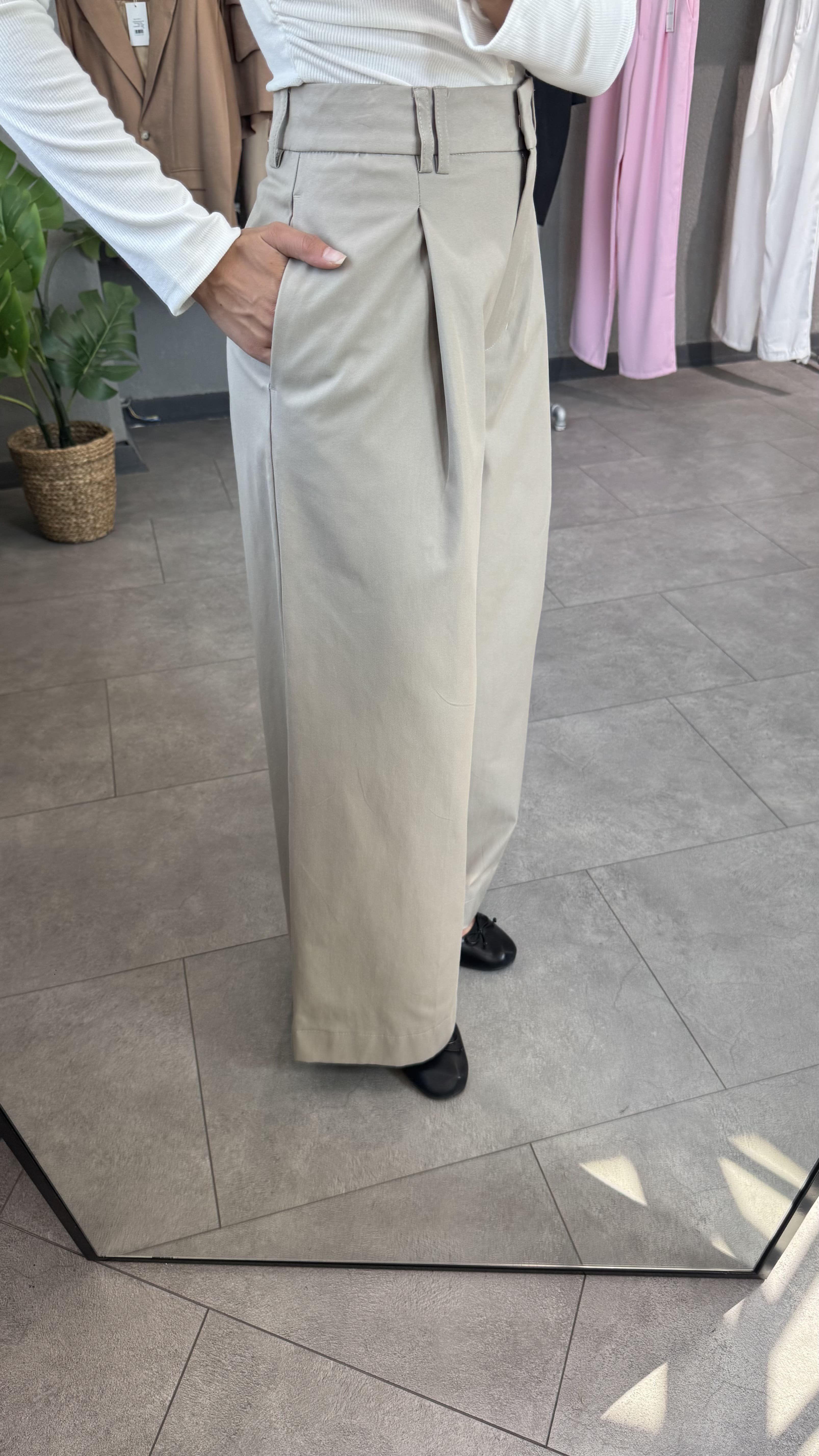 Yüksek Bel Pileli Geniş Paça Pantolon