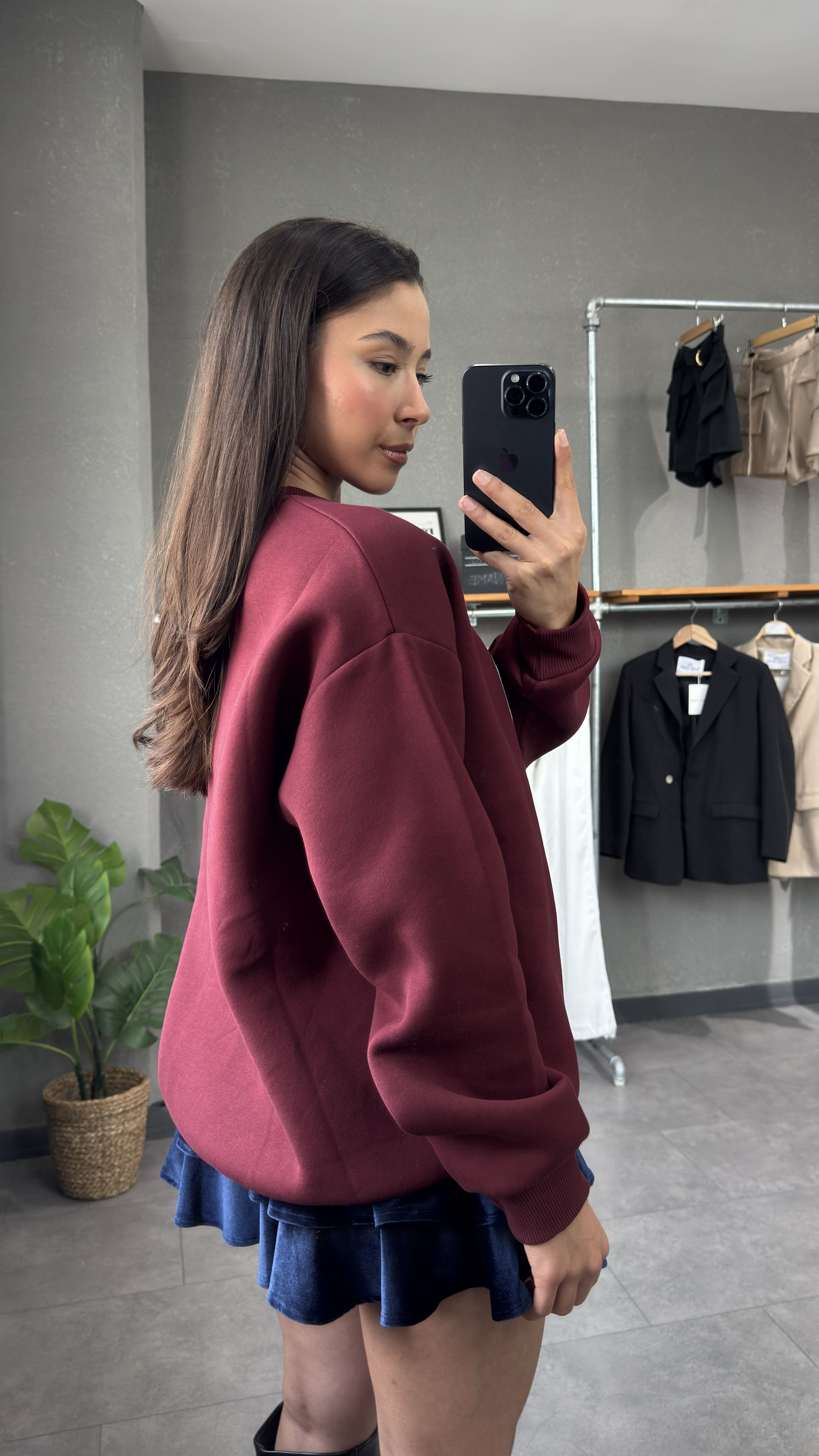Oversize Şardonlu Nakış Detaylı Sweatshirt