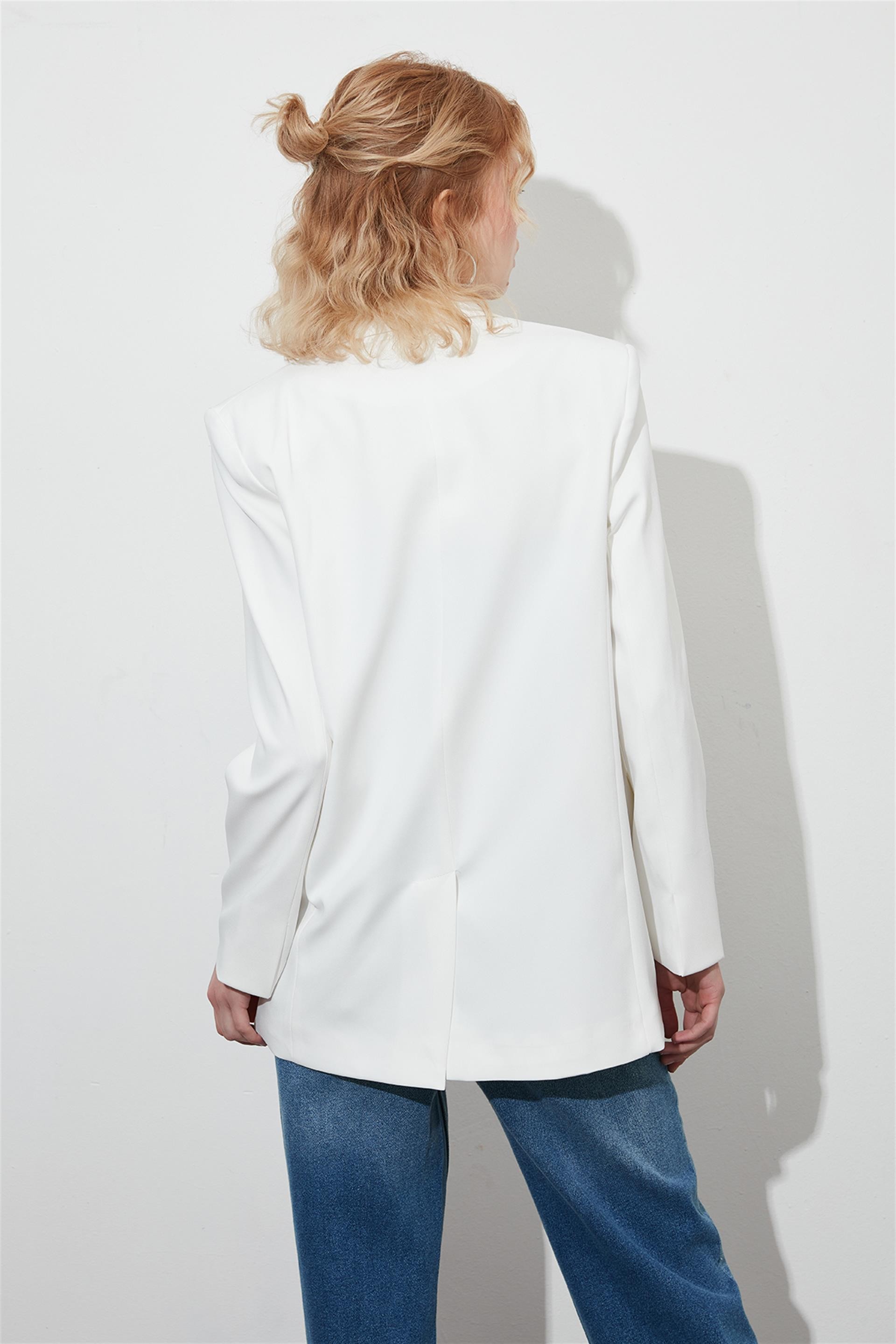 Oversize Vatkalı Beyaz  Blazer Ceket