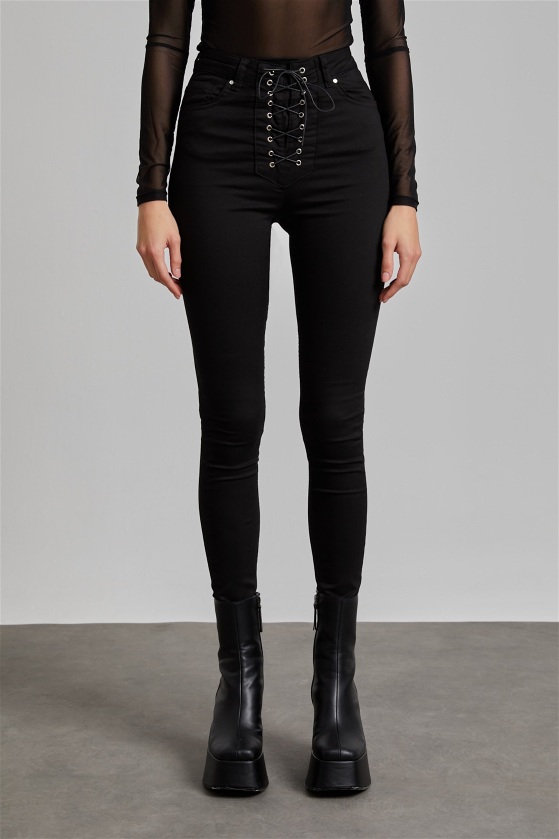 Kadın Kuş Gözü Detaylı Yüksek Bel Siyah Skinny Jean