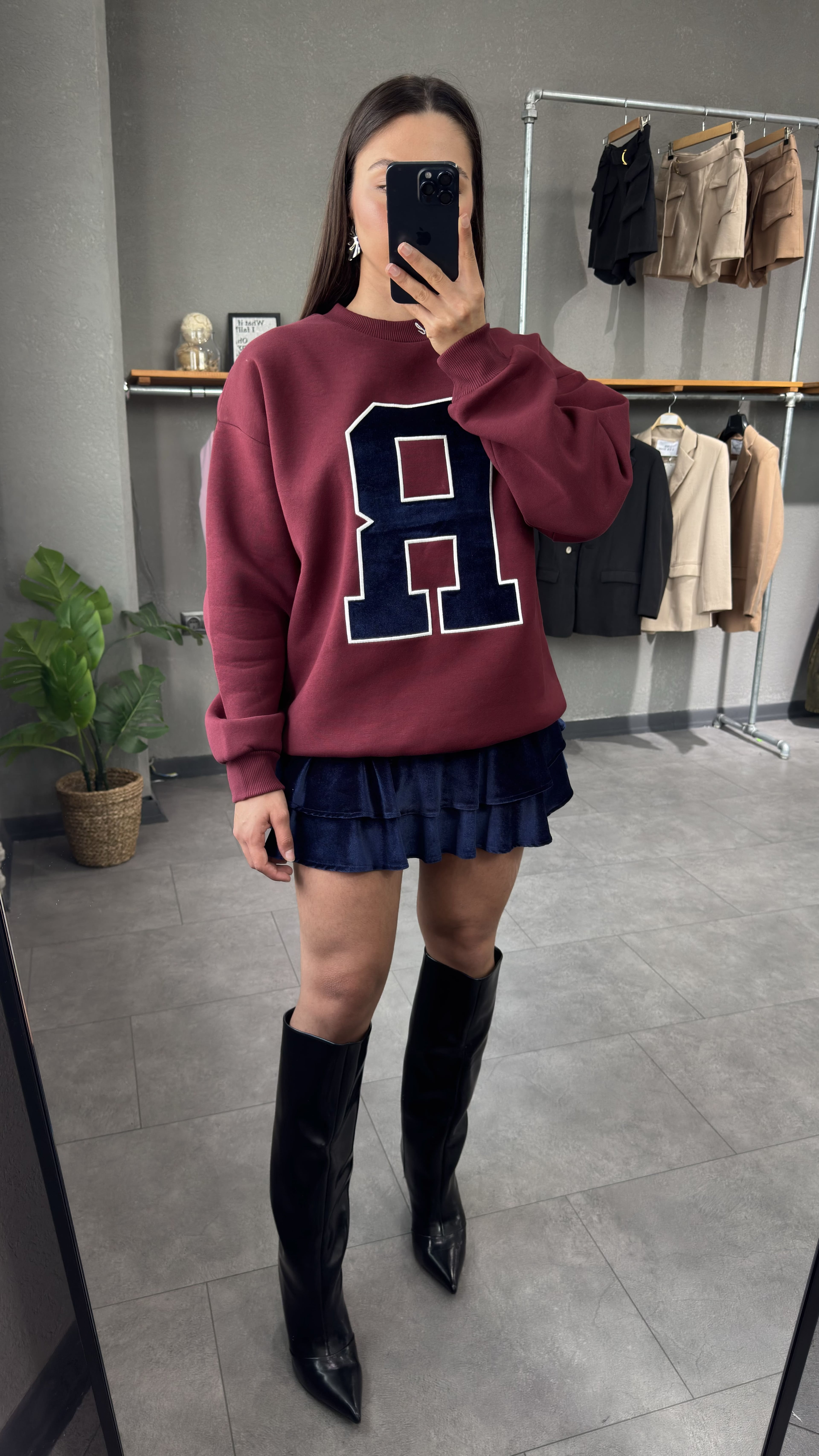 Oversize Şardonlu Nakış Detaylı Sweatshirt