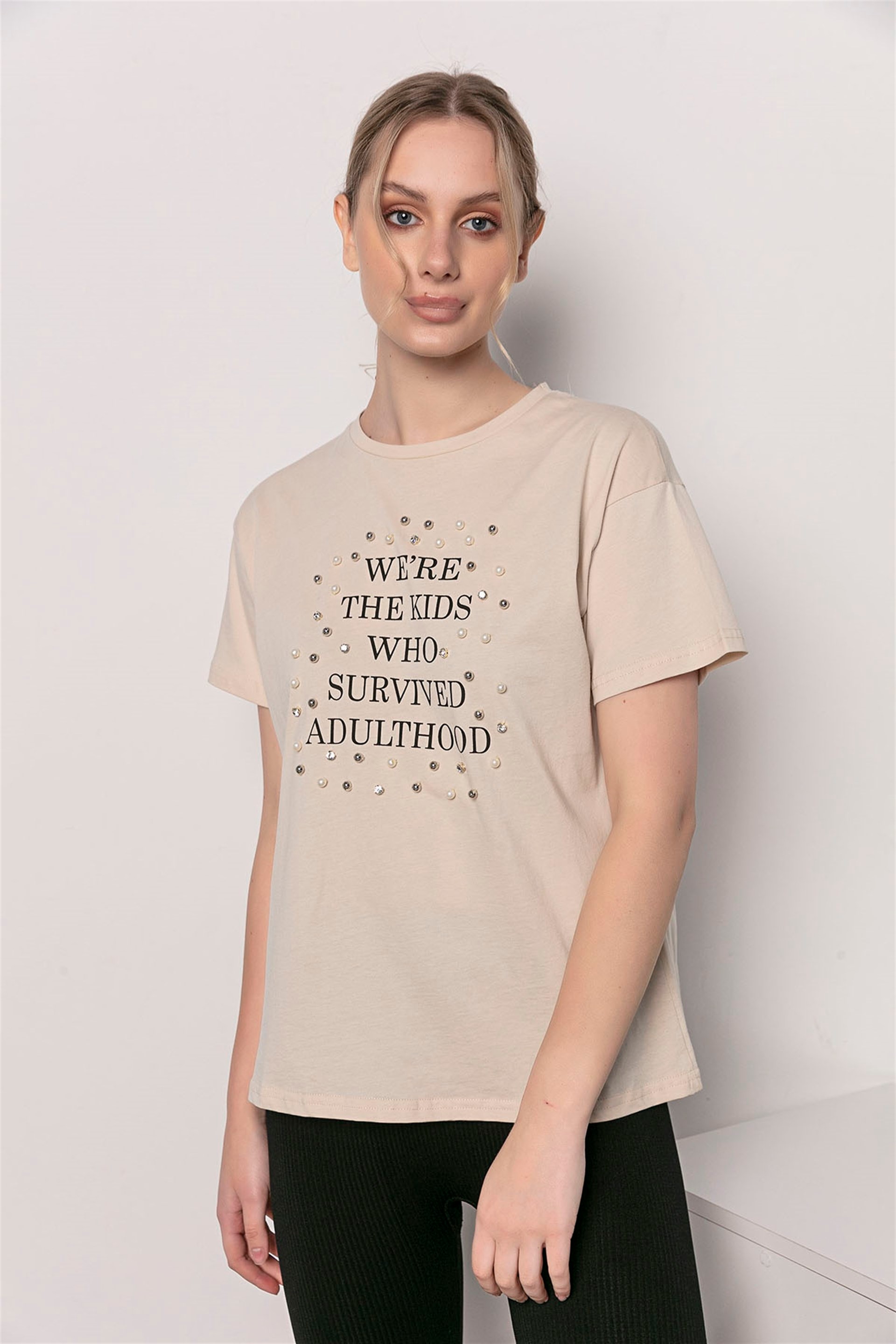 Önü Baskılı Taşlı Bej T-shirt