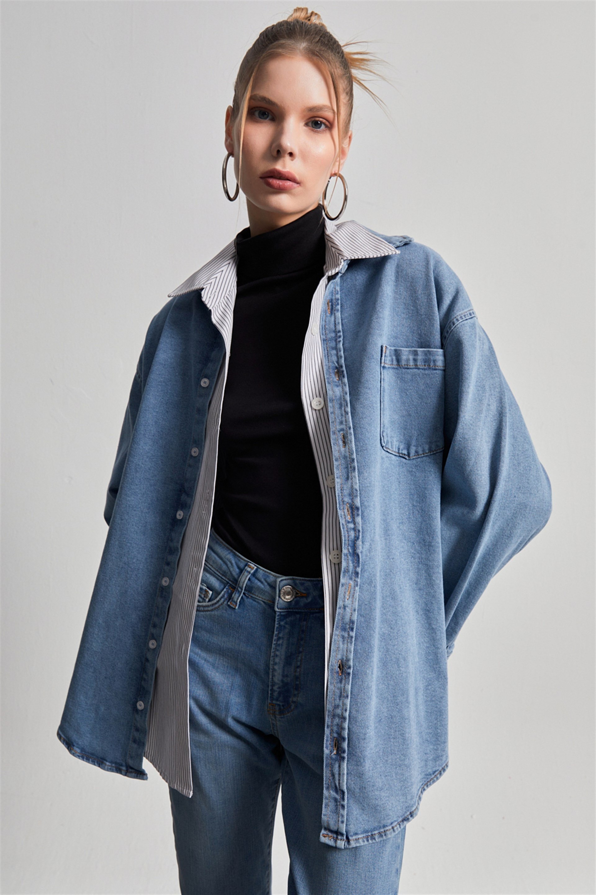 Kadın Mavi Oversize Uzun Kol Denim Gömlek