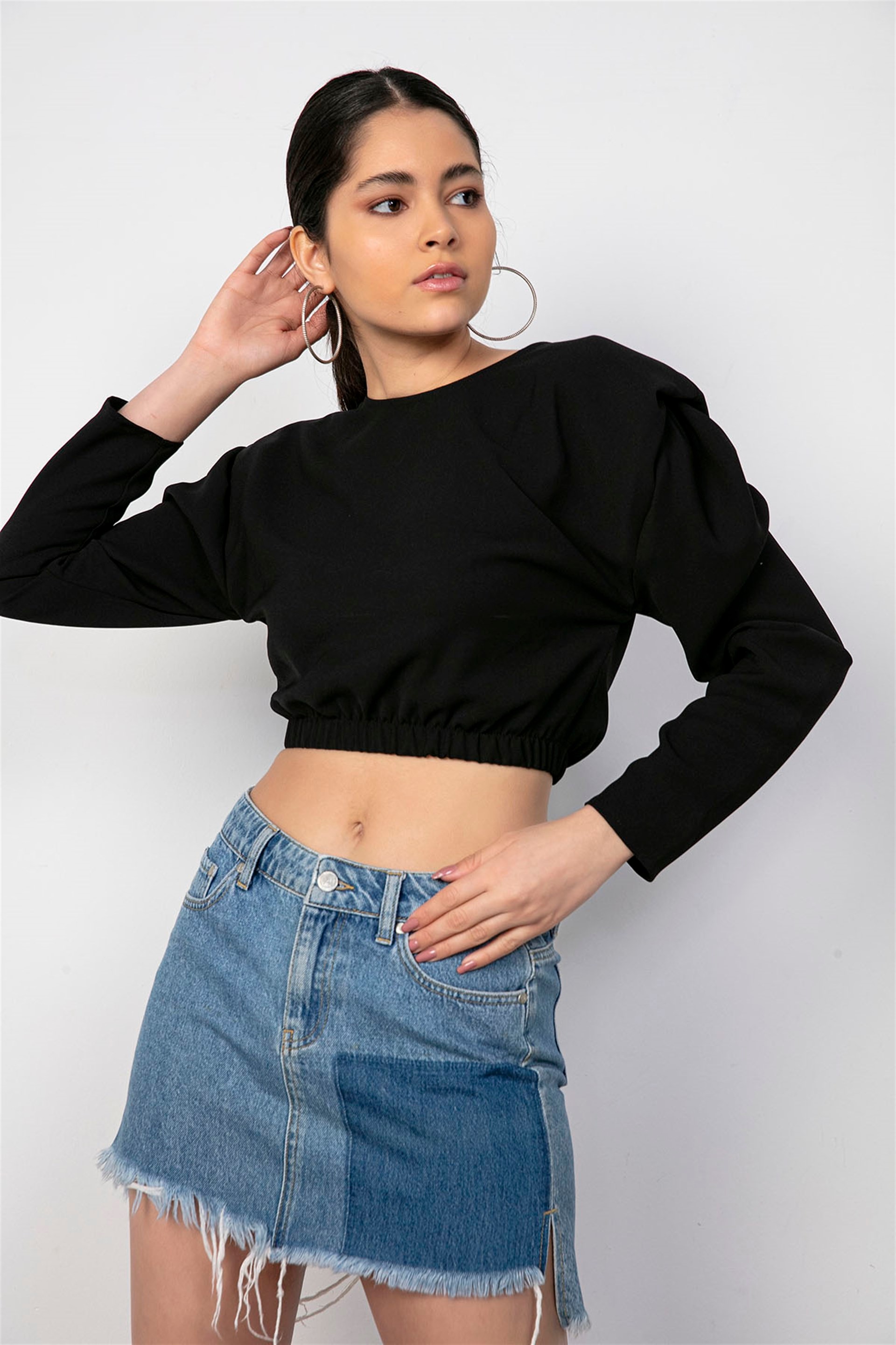Siyah Crop Vatkalı Bluz
