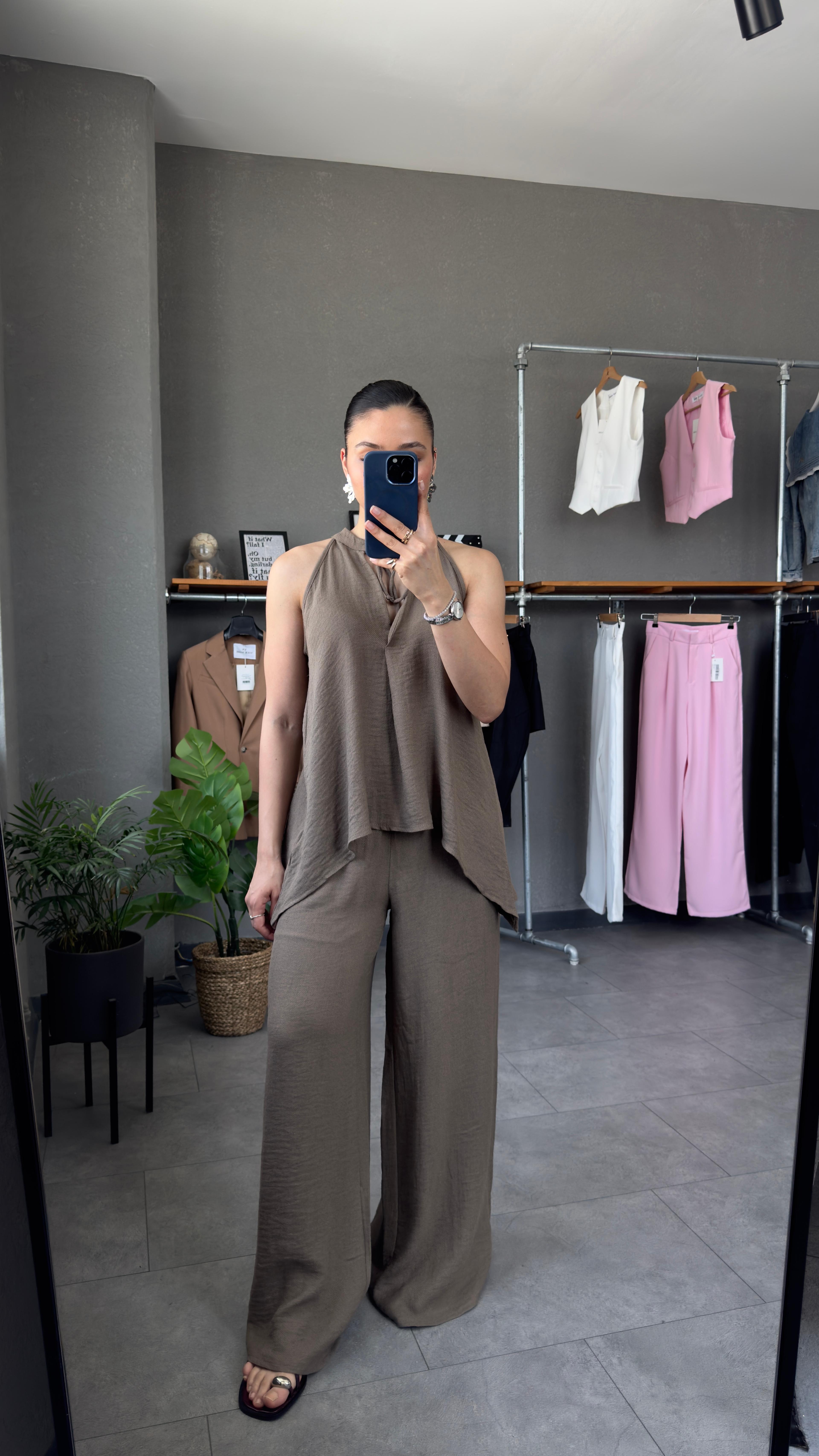 Halter Yaka Sıfır Kol Bol Kesim Bluz Pantolon Takım - Kahve
