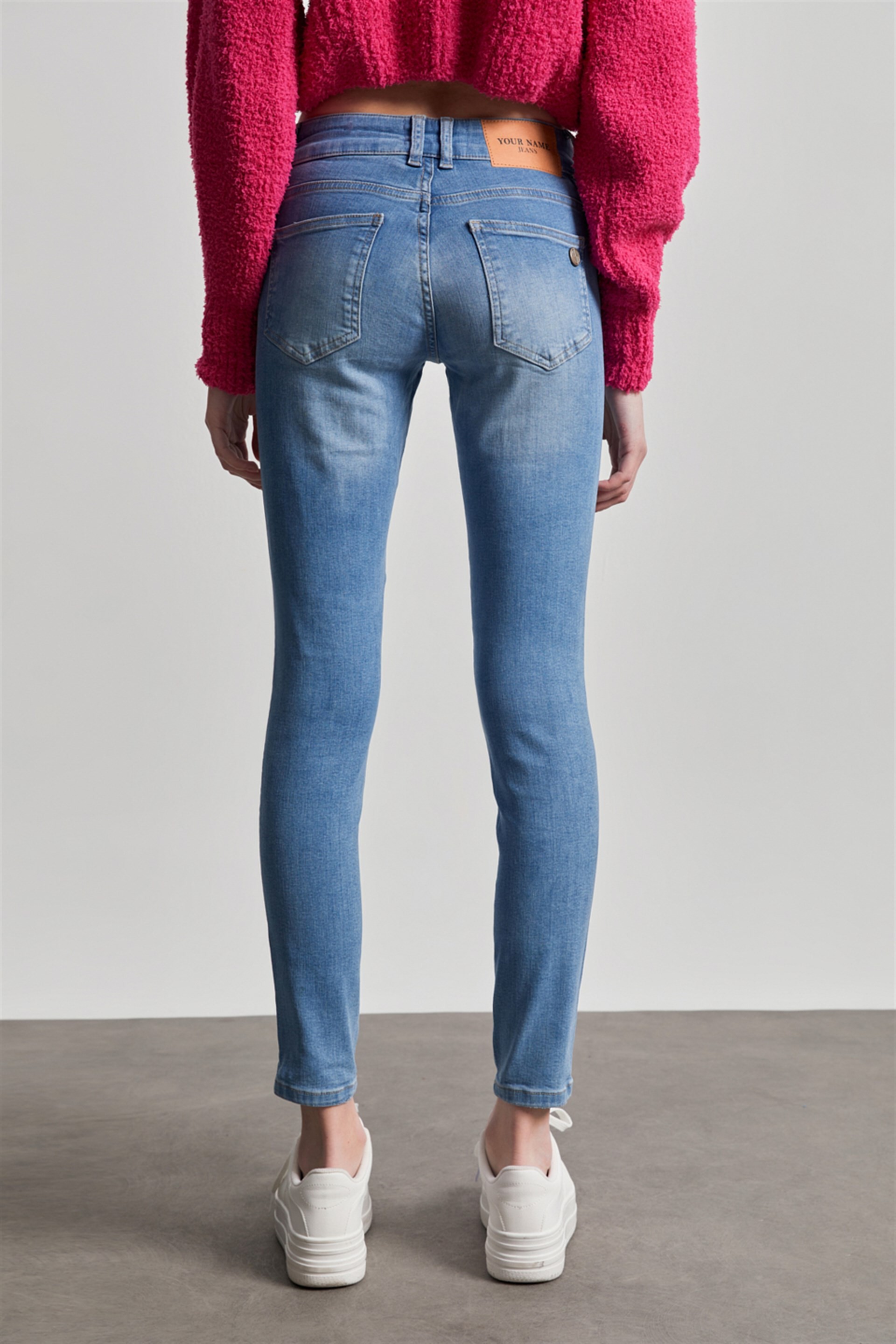 Kadın Mavi Orta Bel Cep Ağzı Gümüş Taşlı Skinny Jean