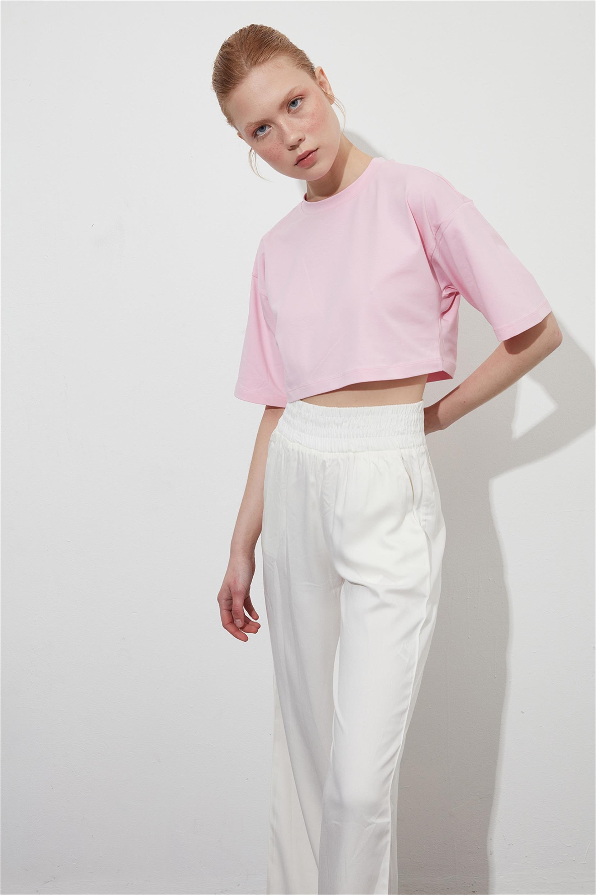 Toz Pembe Crop Kısa Kol T-shirt