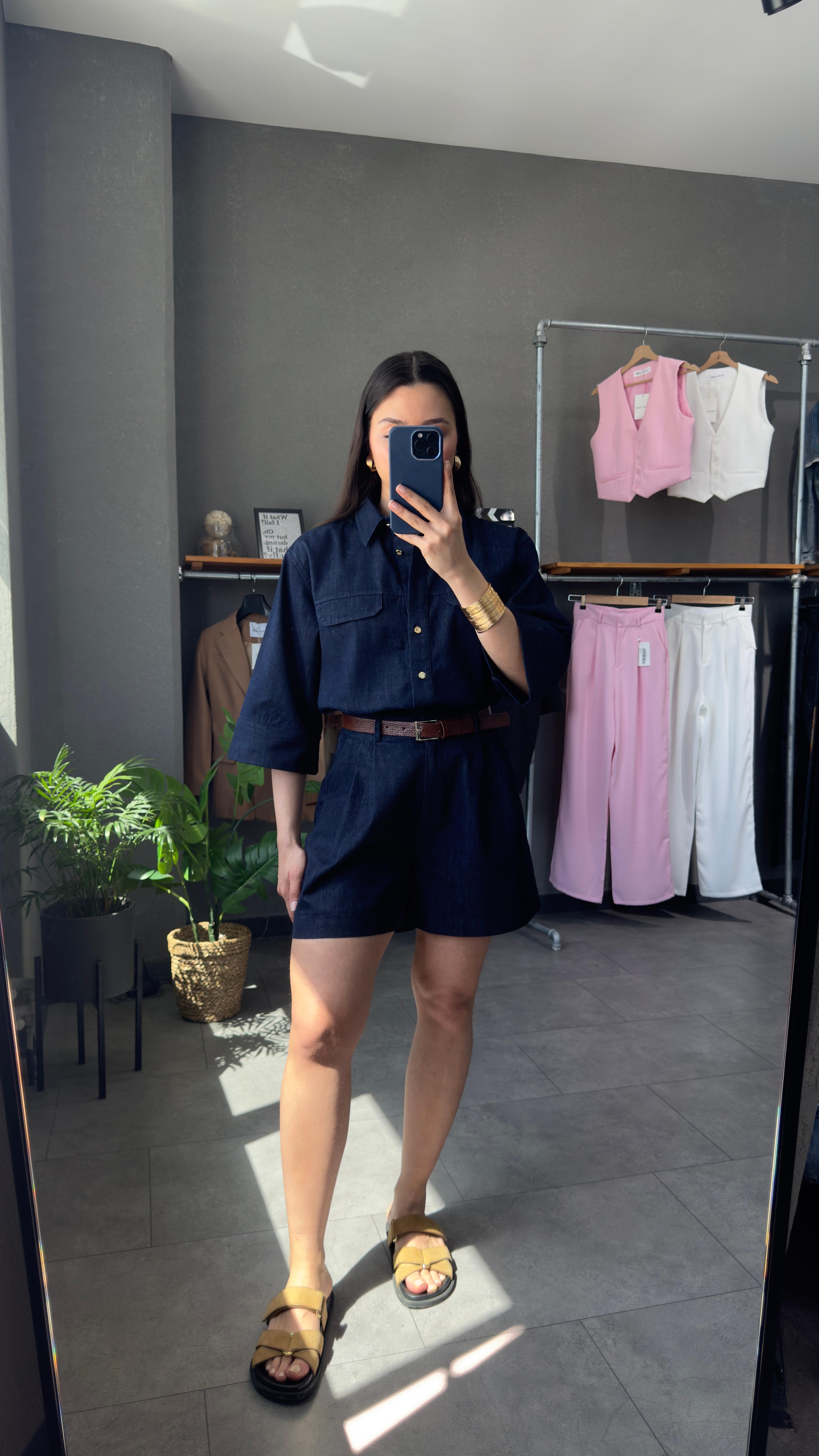 Deri Kemerli Lacivert Şort Gömlek Denim Takım