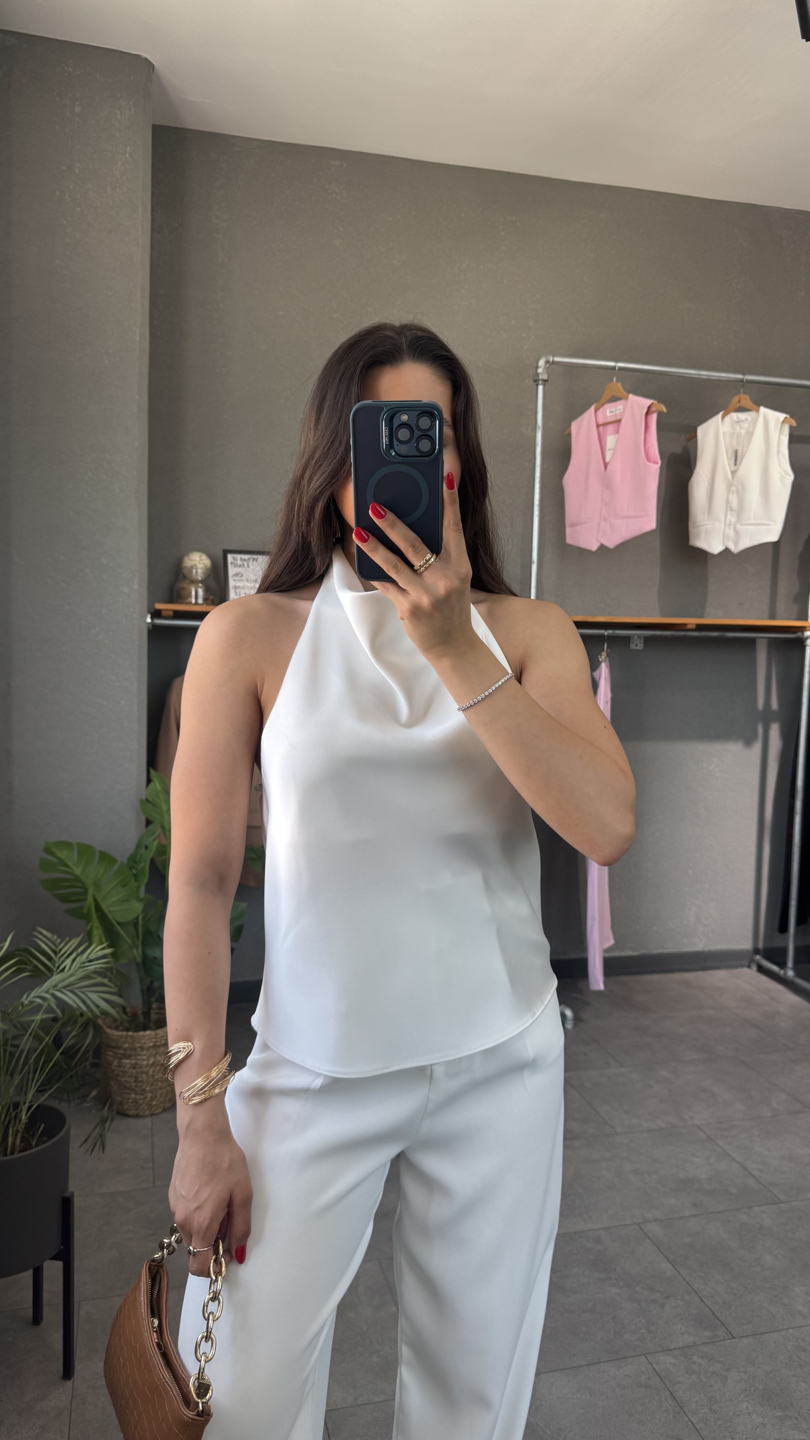Halter Yaka Sırt Dekolteli Saten Bluz - Beyaz
