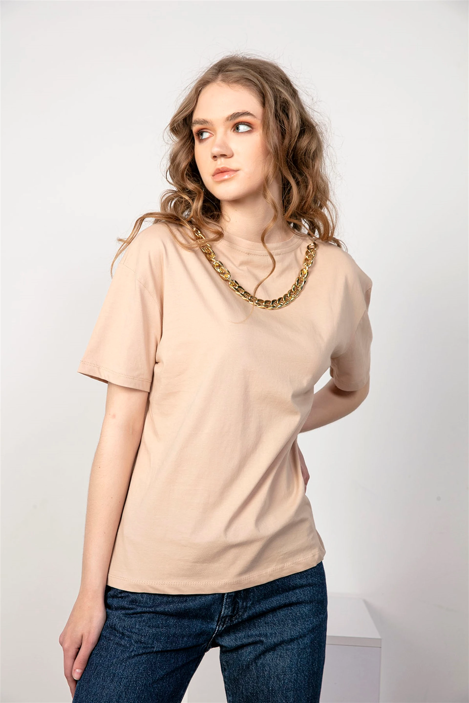 Taş Zincir Detaylı Tişört