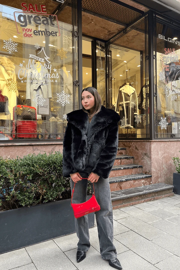 İçi Astarlı Siyah Kadın Kürk