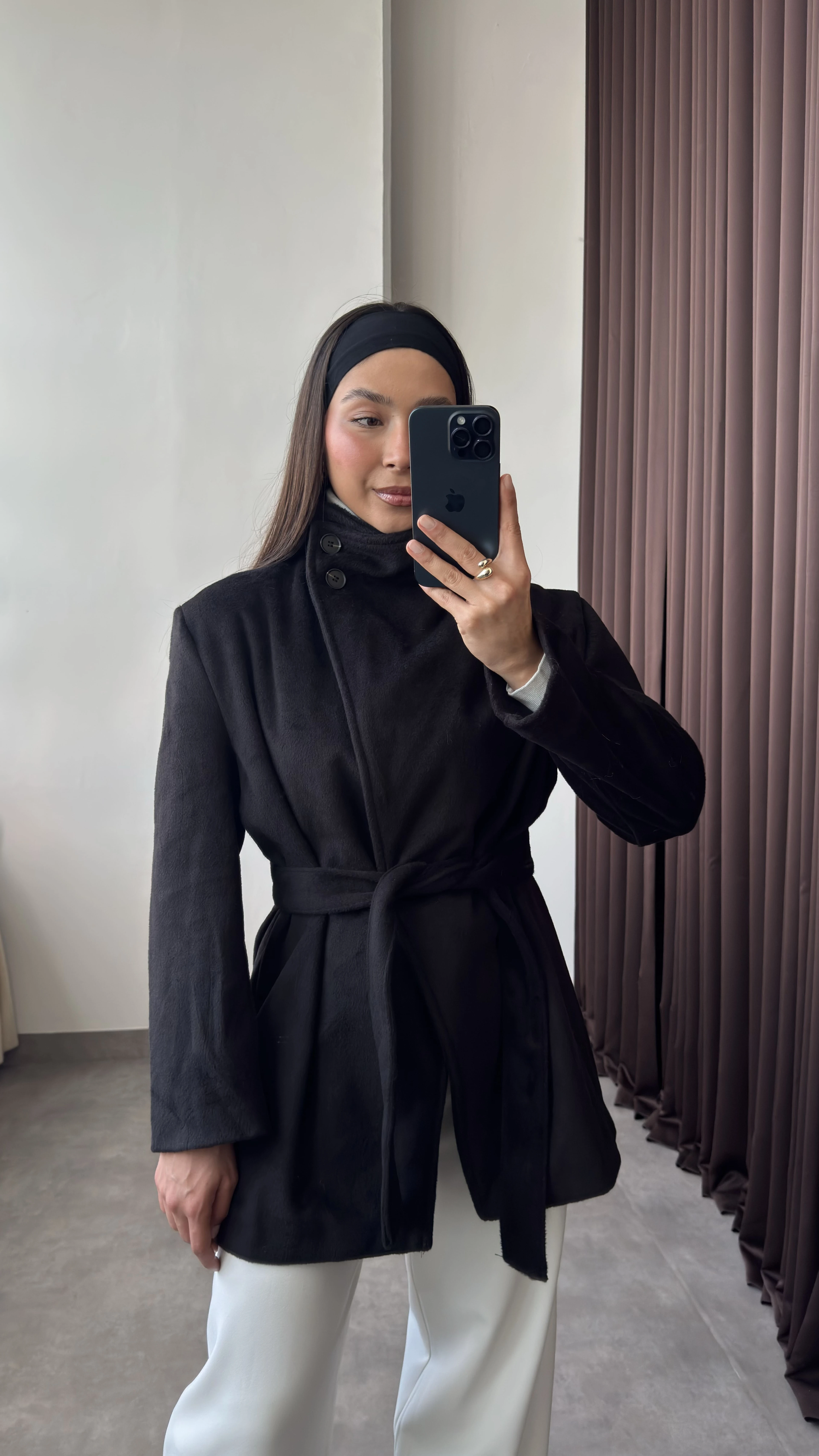 Dik Yaka Kuşaklı Kaşe Kaban - Siyah