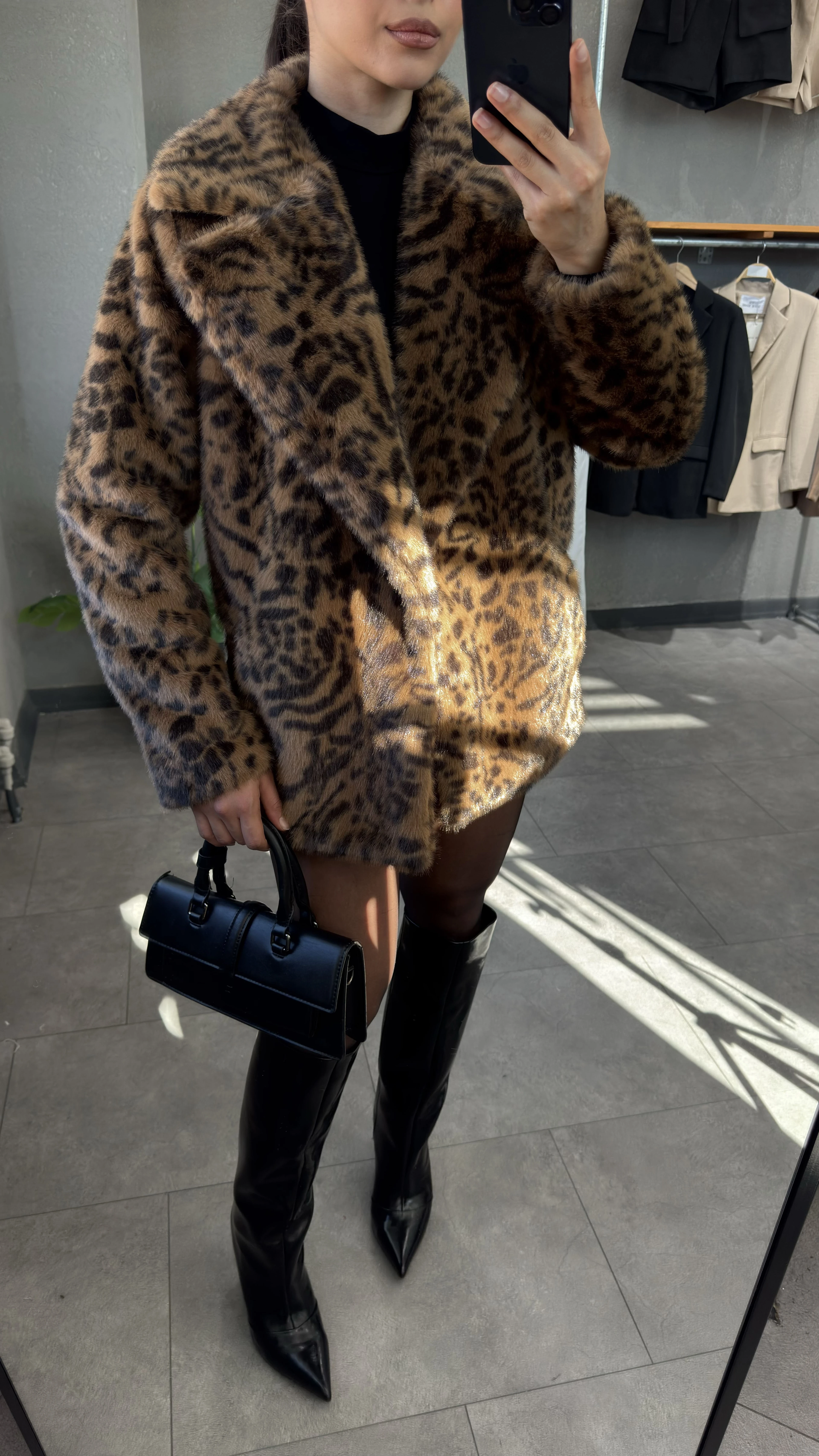 Kruvaze Yaka Leopar Desenli Kürk