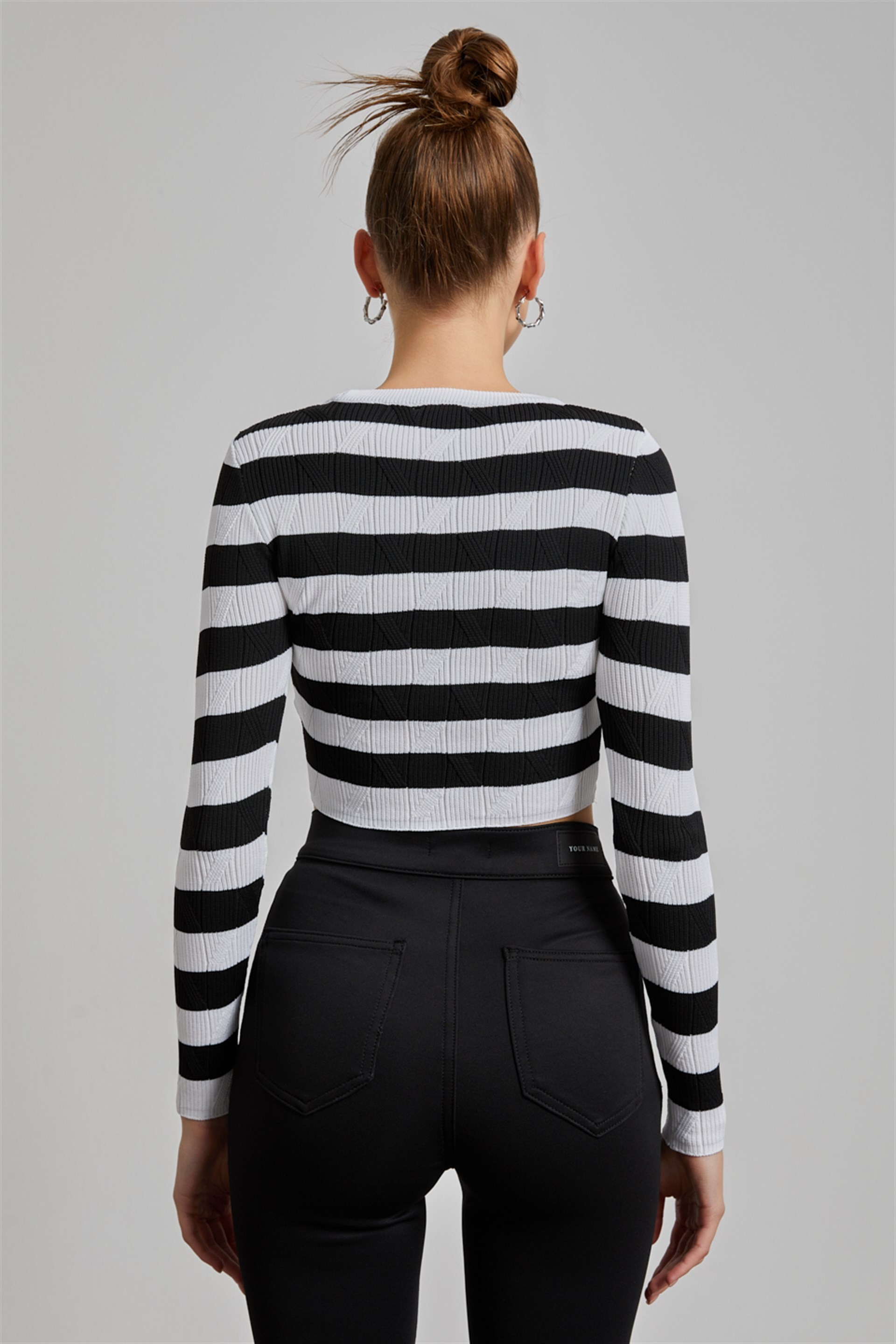 Siyah Çizgili Crop Triko