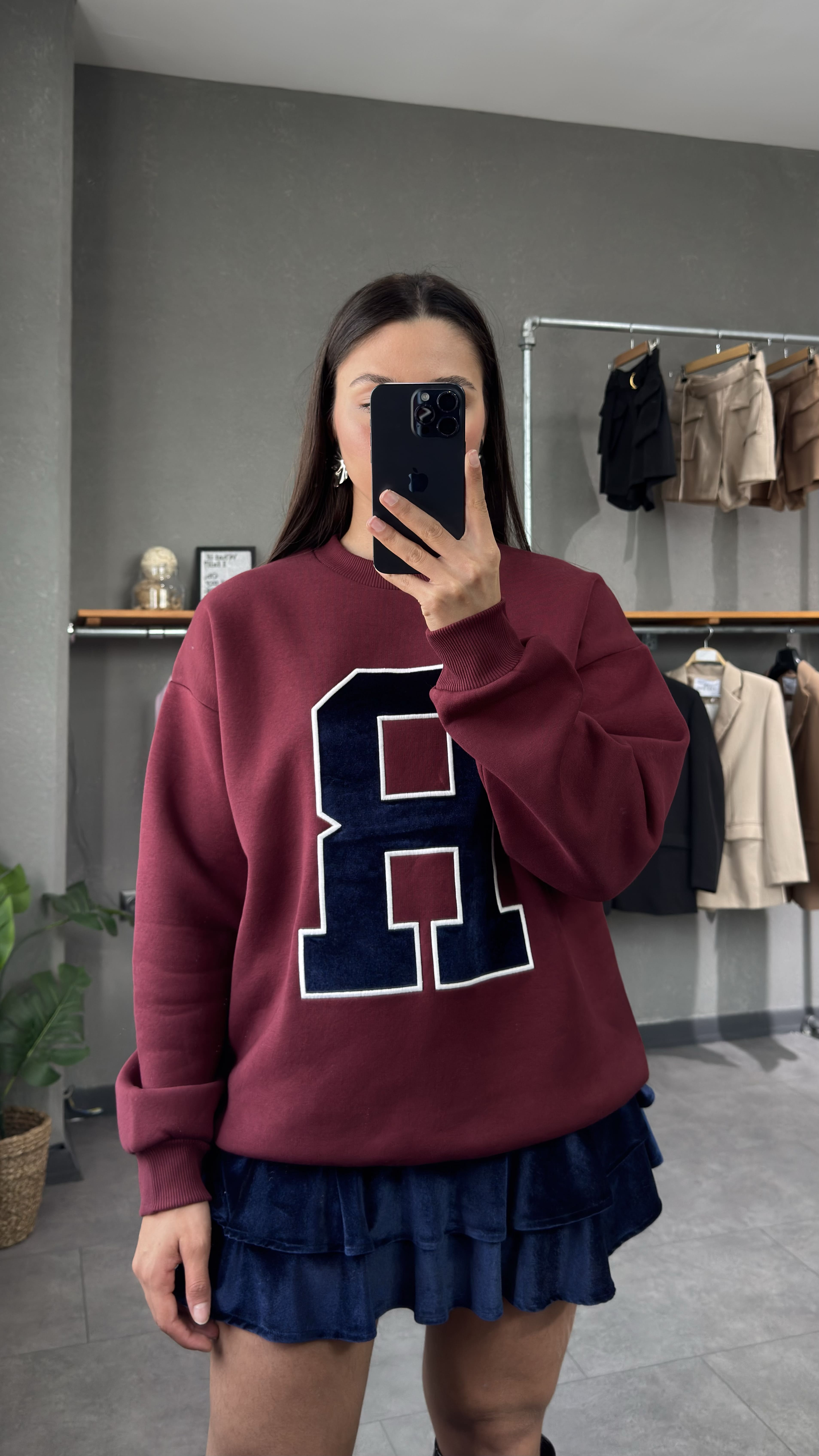Oversize Şardonlu Nakış Detaylı Sweatshirt