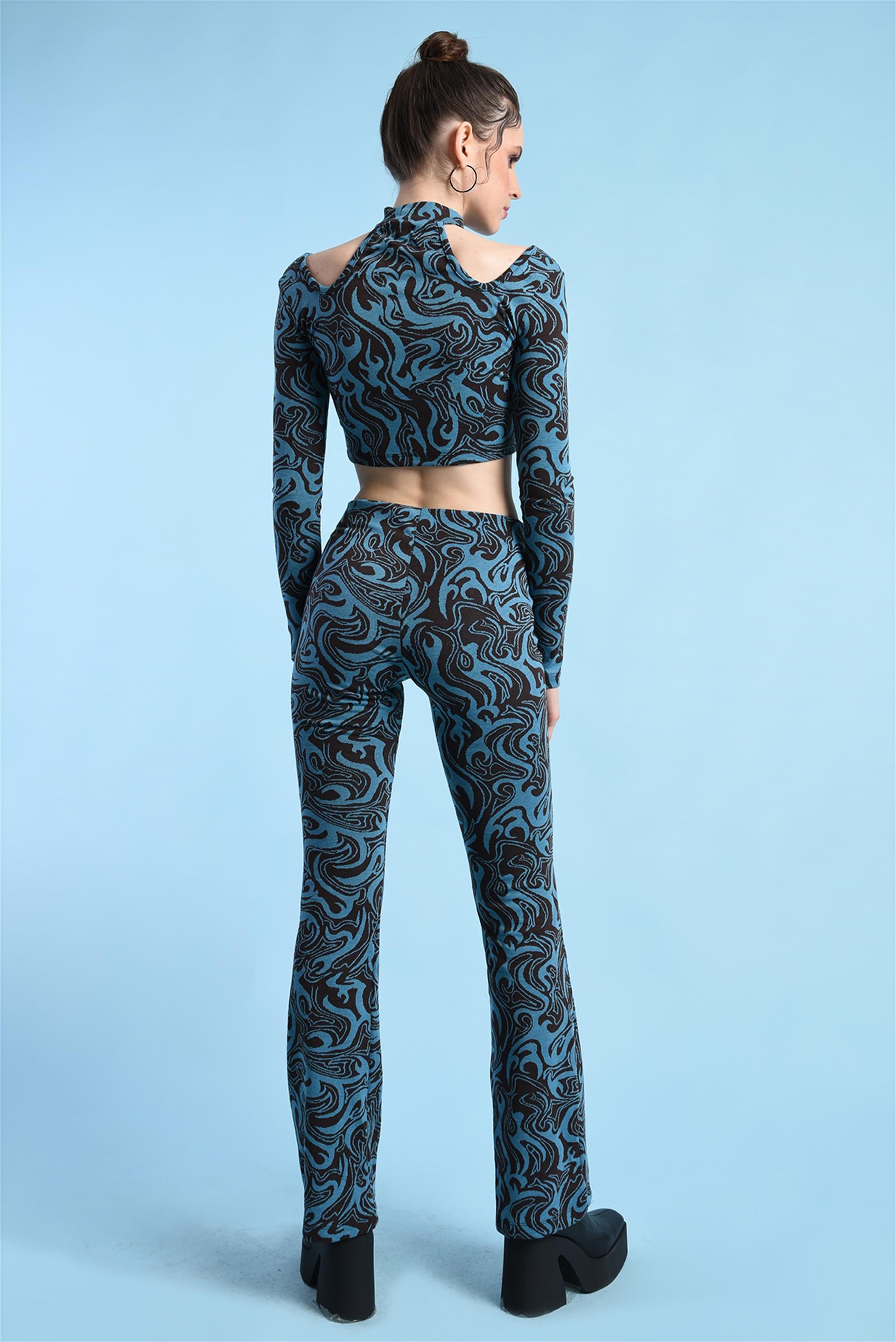 Kadın Uzun Kollu Omuz Dekolte Detaylı Pixe Crop Top Bluz