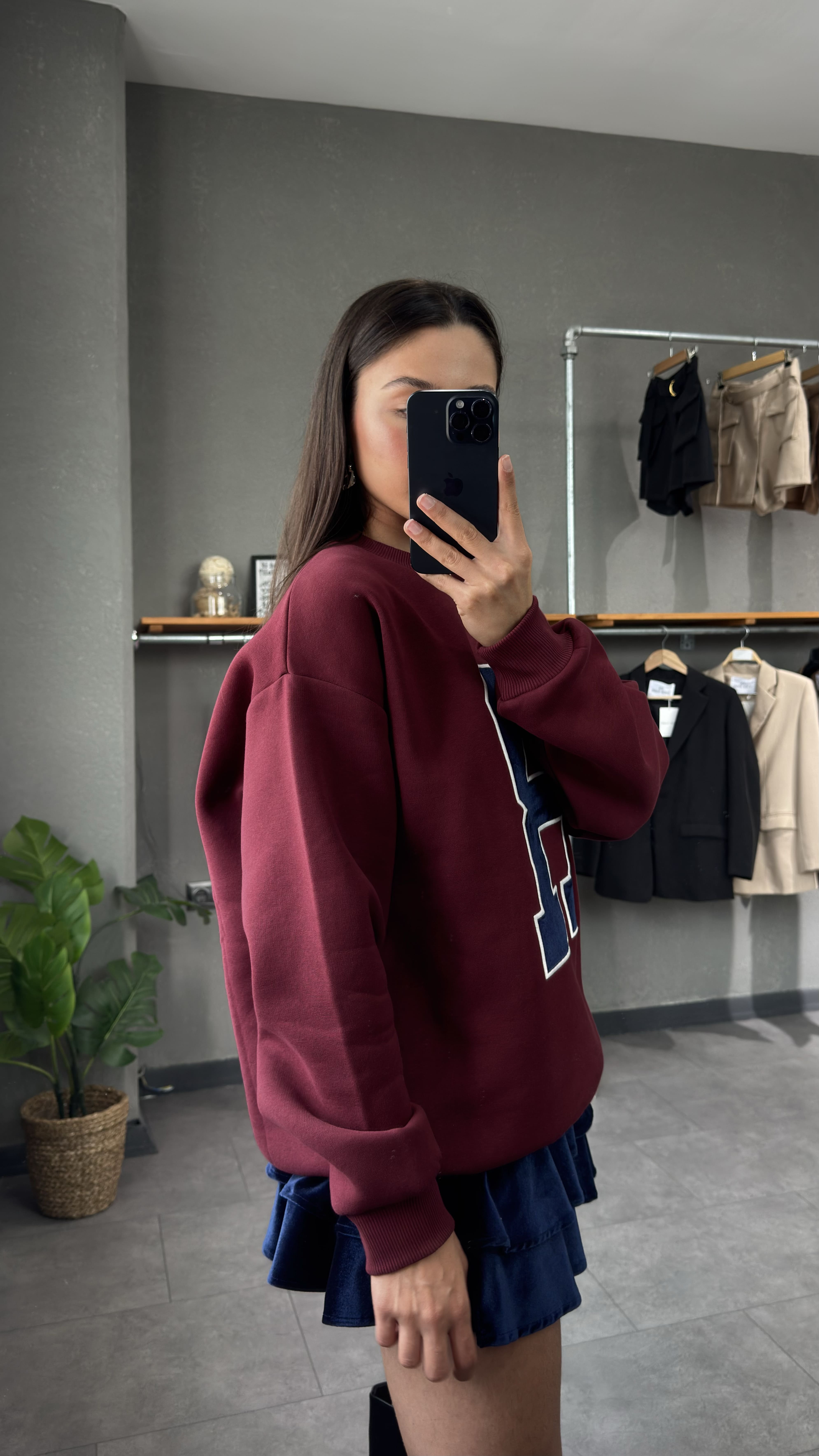Oversize Şardonlu Nakış Detaylı Sweatshirt