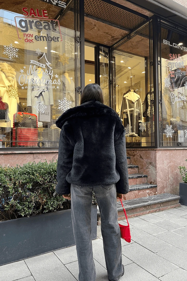 İçi Astarlı Siyah Kadın Kürk