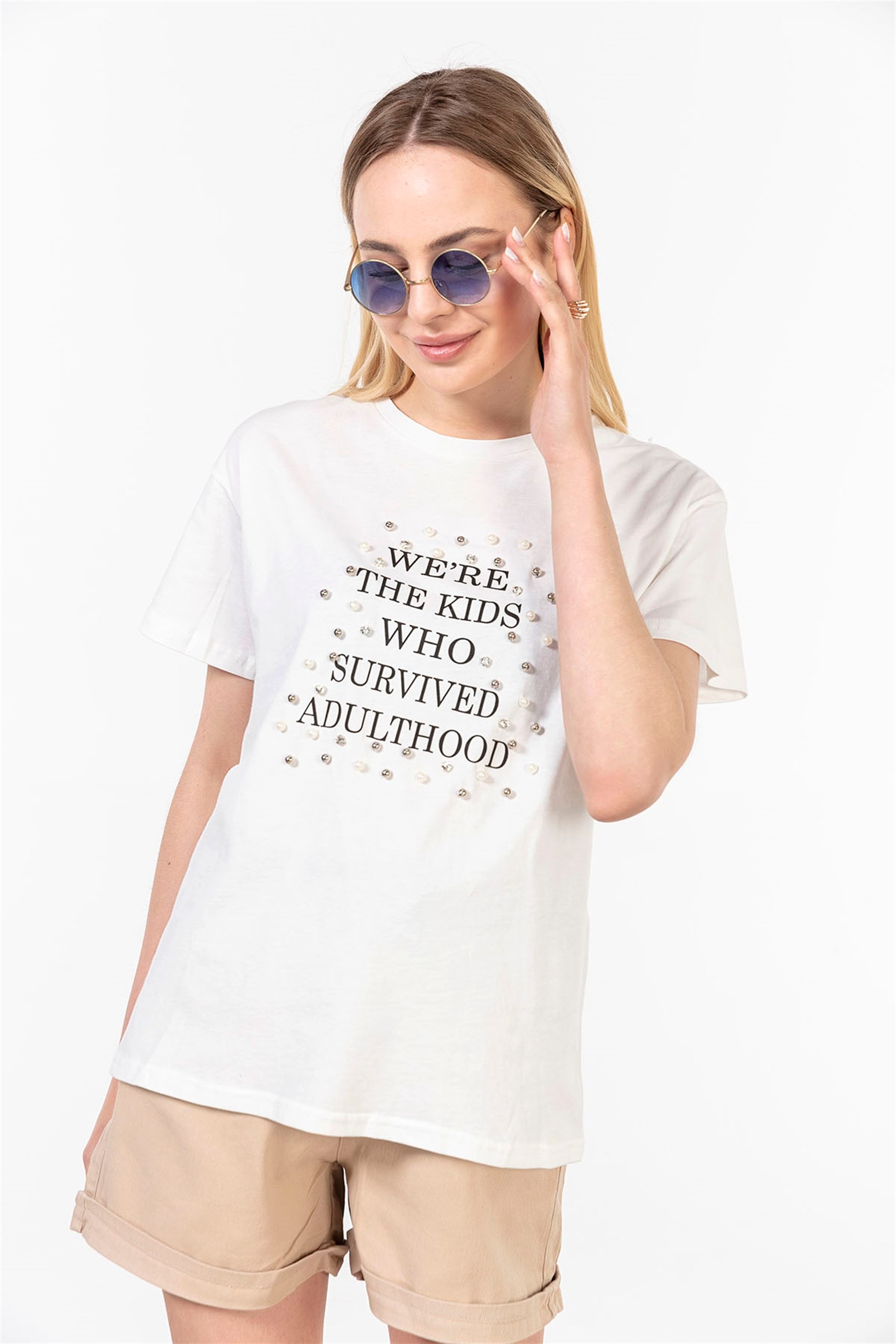 Önü Baskılı Taşlı Beyaz T-shirt