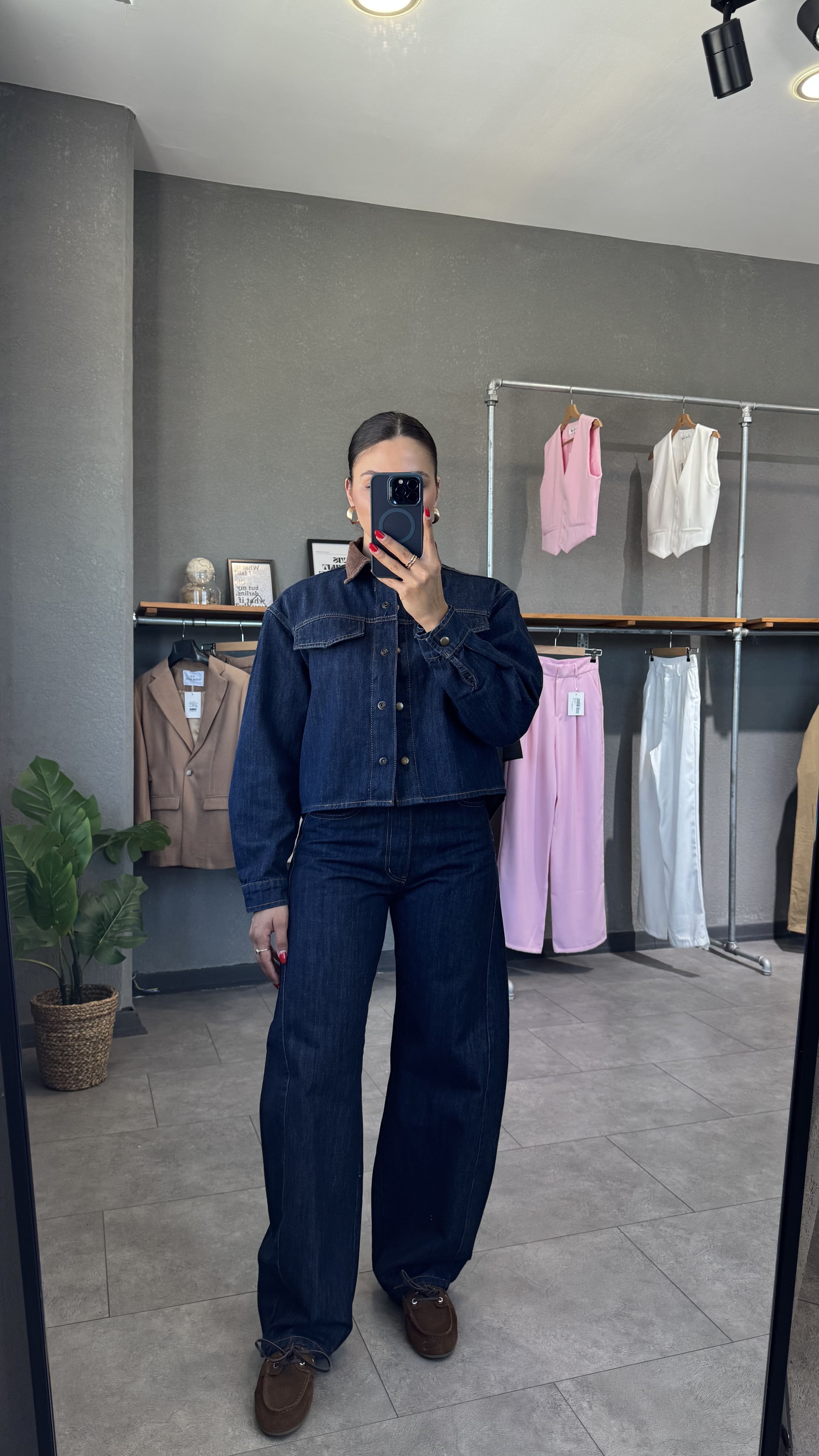 Kadife Yaka Cep görünümlü Denim Ceket