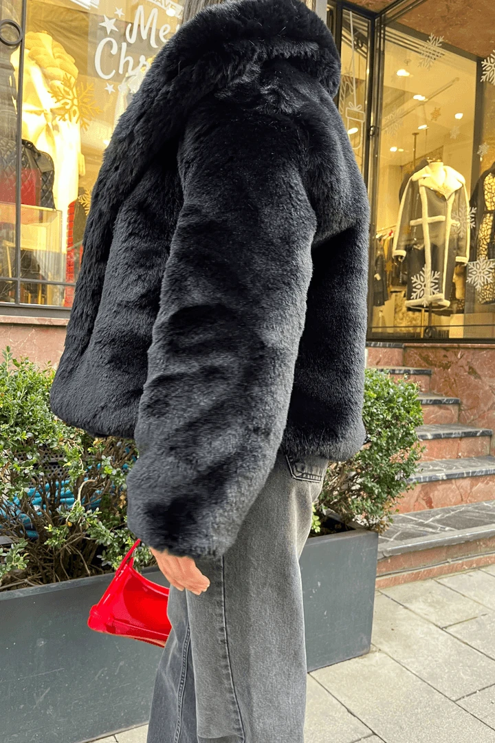 İçi Astarlı Siyah Kadın Kürk