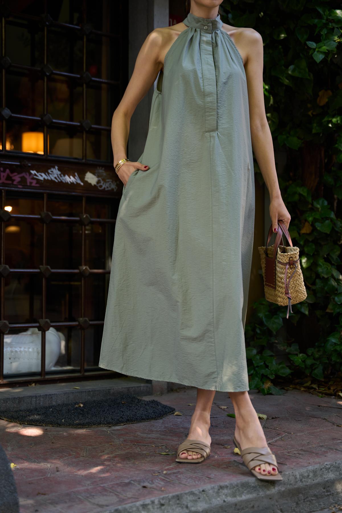 Boyundan Düğmeli Sıfır Kol Haki Paraşüt Kadın Elbise