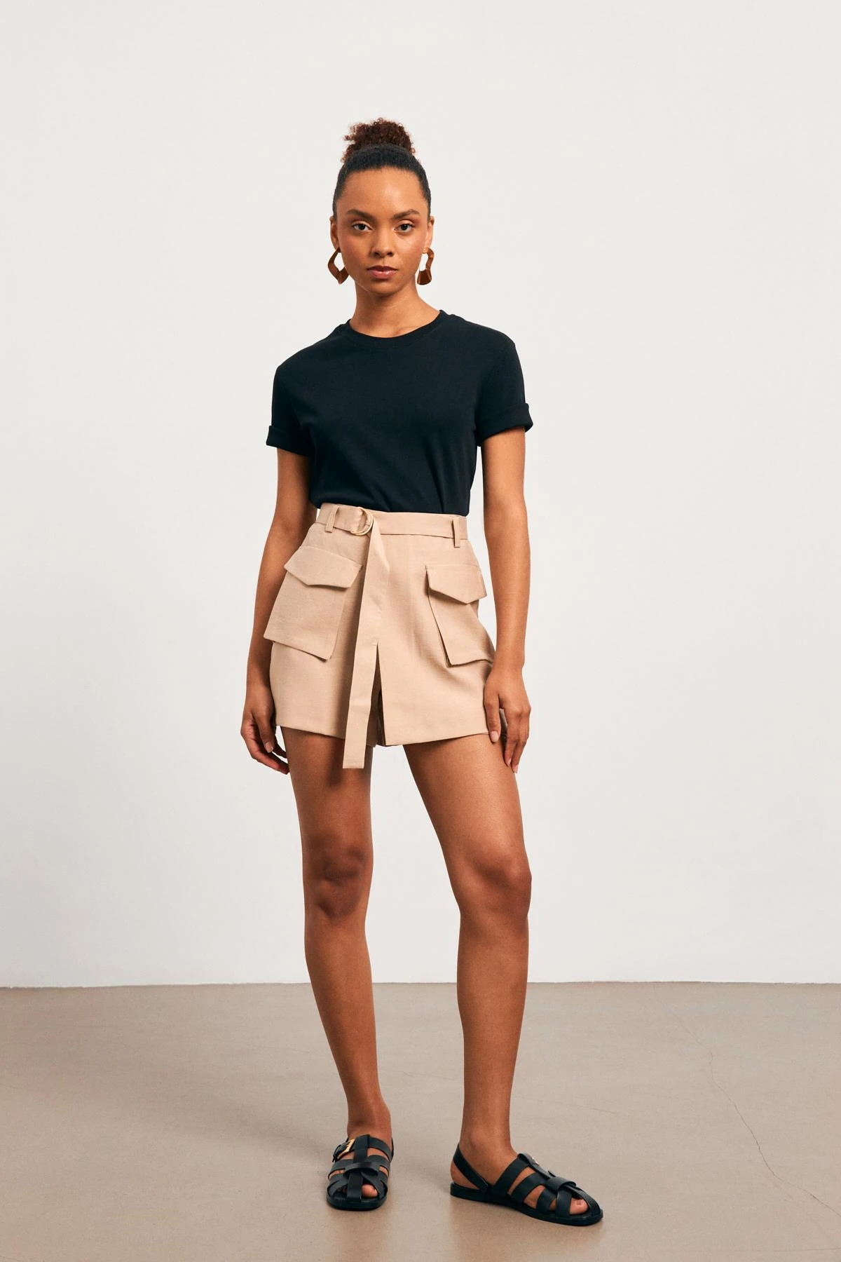 Bisiklet Yaka Siyah Kadın Tişört