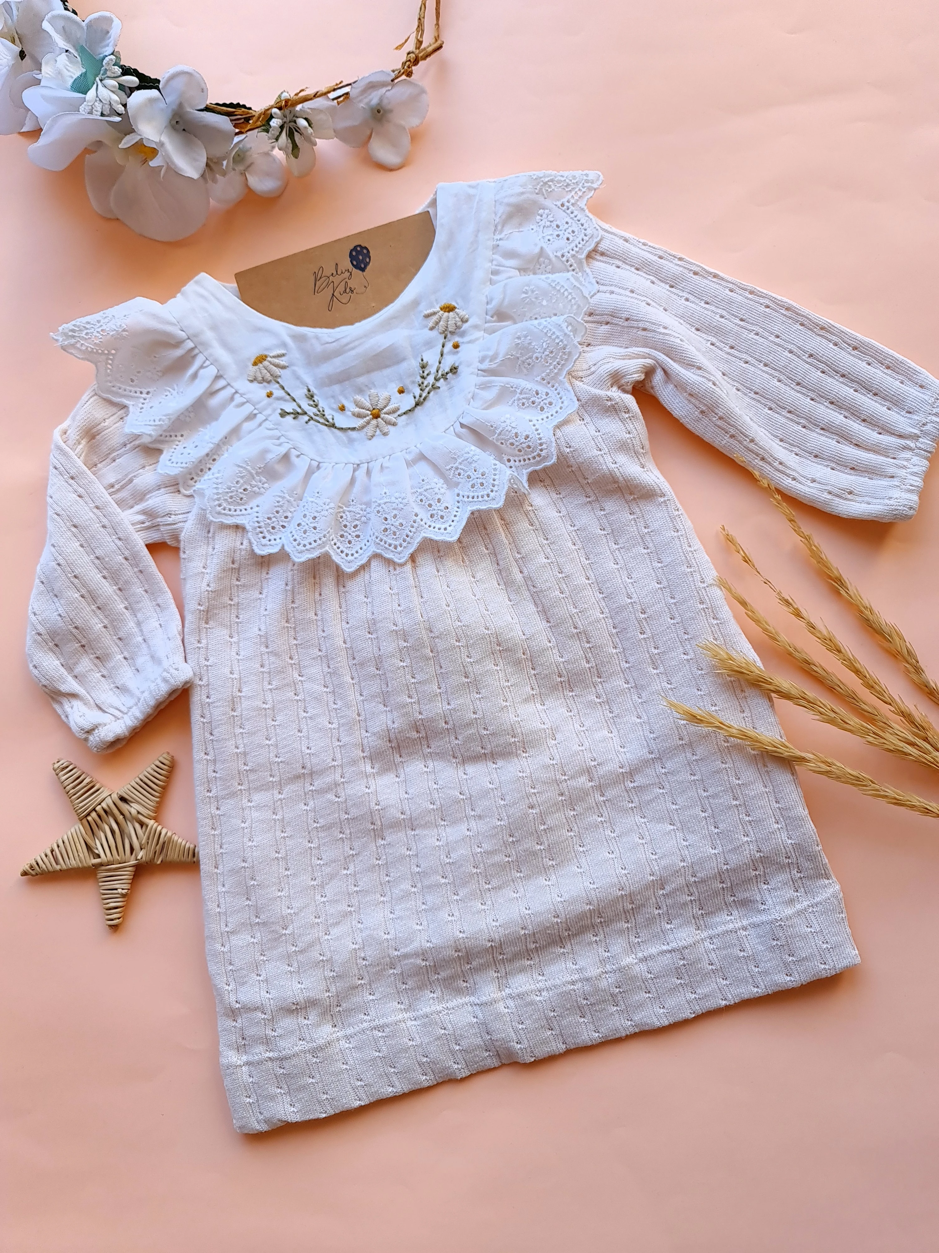 Krem Nakış ve Dantel Detaylı Premium Elbise